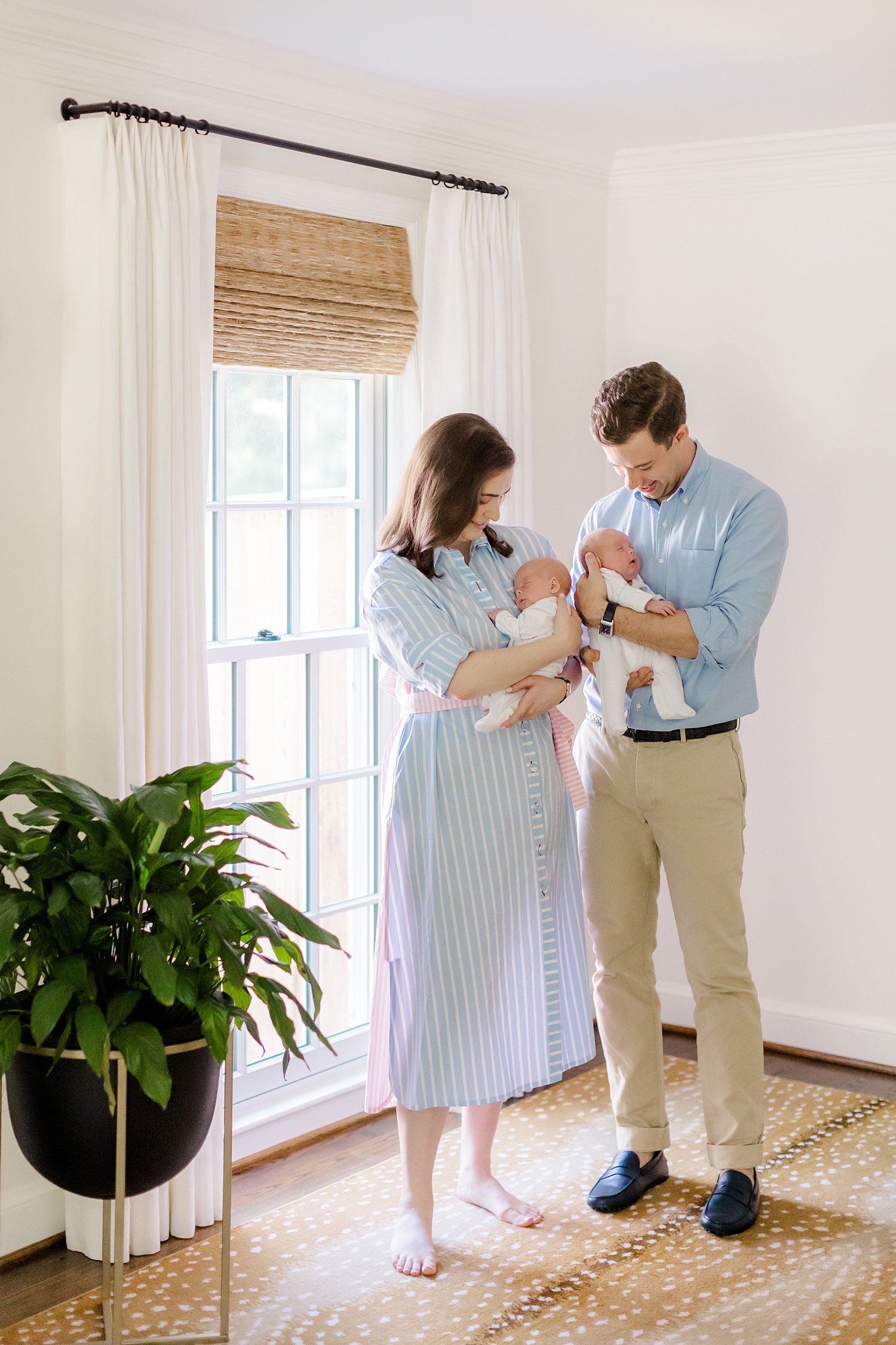 sarah-schmidt-photography-dc-newborn-photographer-washington-dc-twin-newborn-photography-natural-light_0008.jpg