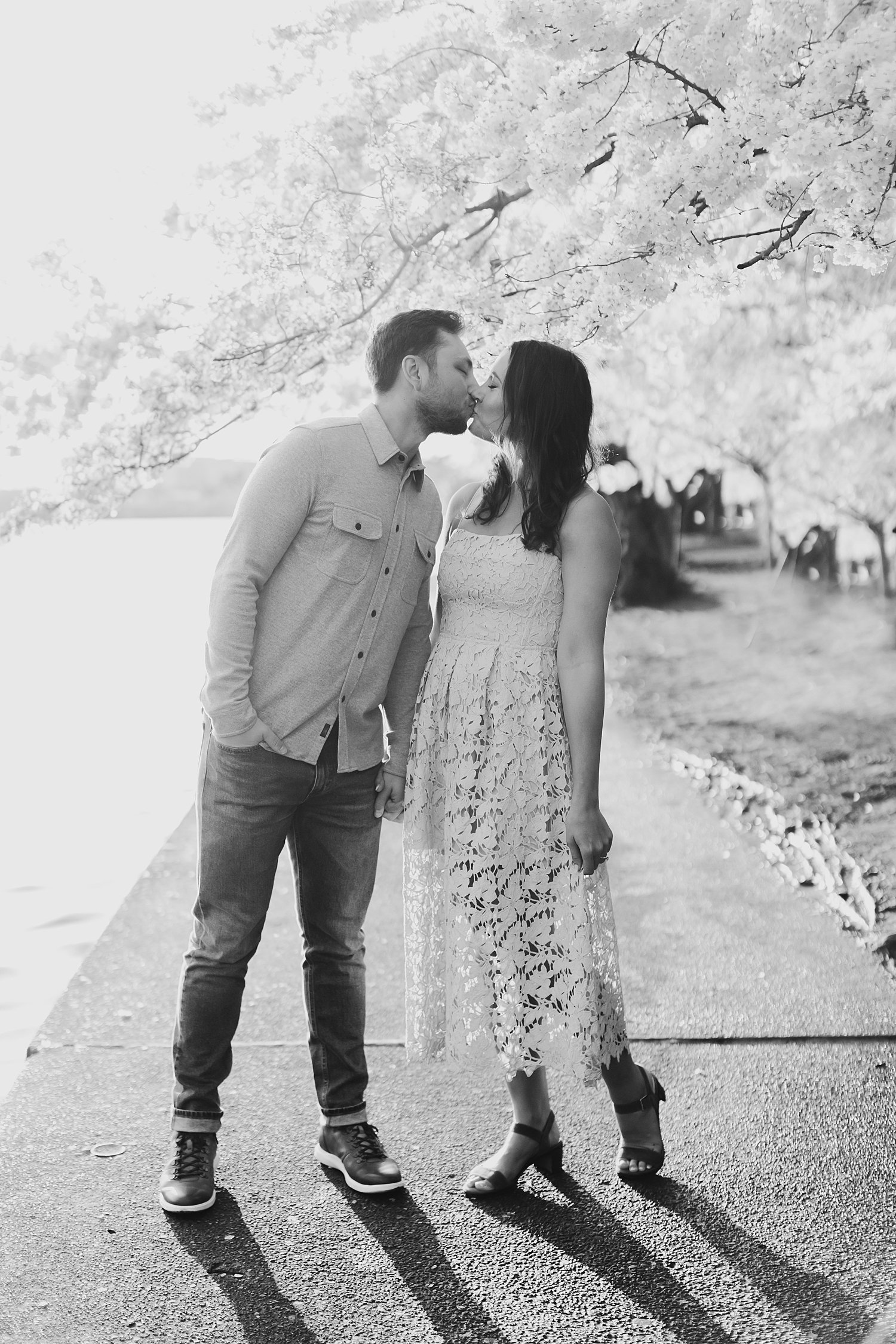 sarah-schmidt-photography-dc-wedding-photographer-tidal-basin-cherry-blossom-engagement-session_0017.jpg