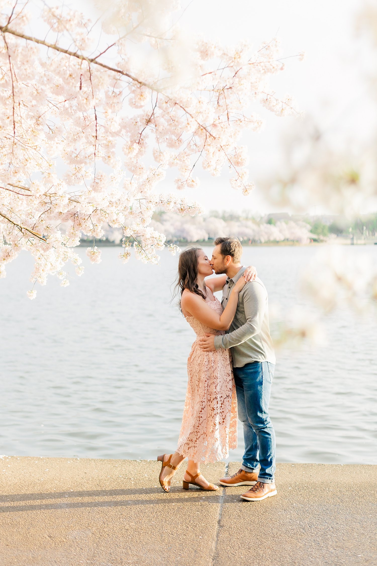 sarah-schmidt-photography-dc-wedding-photographer-tidal-basin-cherry-blossom-engagement-session_0019.jpg