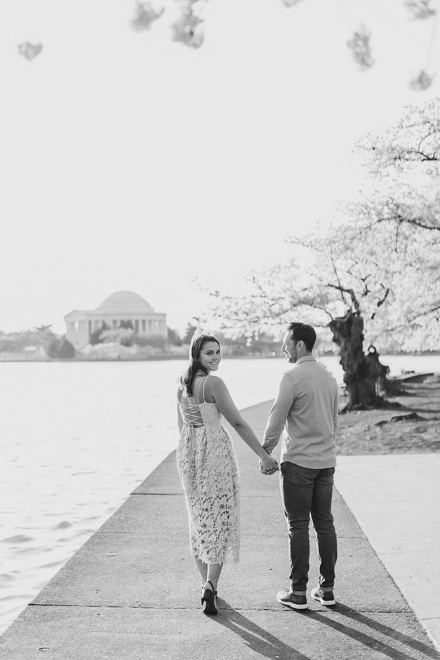 sarah-schmidt-photography-dc-wedding-photographer-tidal-basin-cherry-blossom-engagement-session_0021.jpg