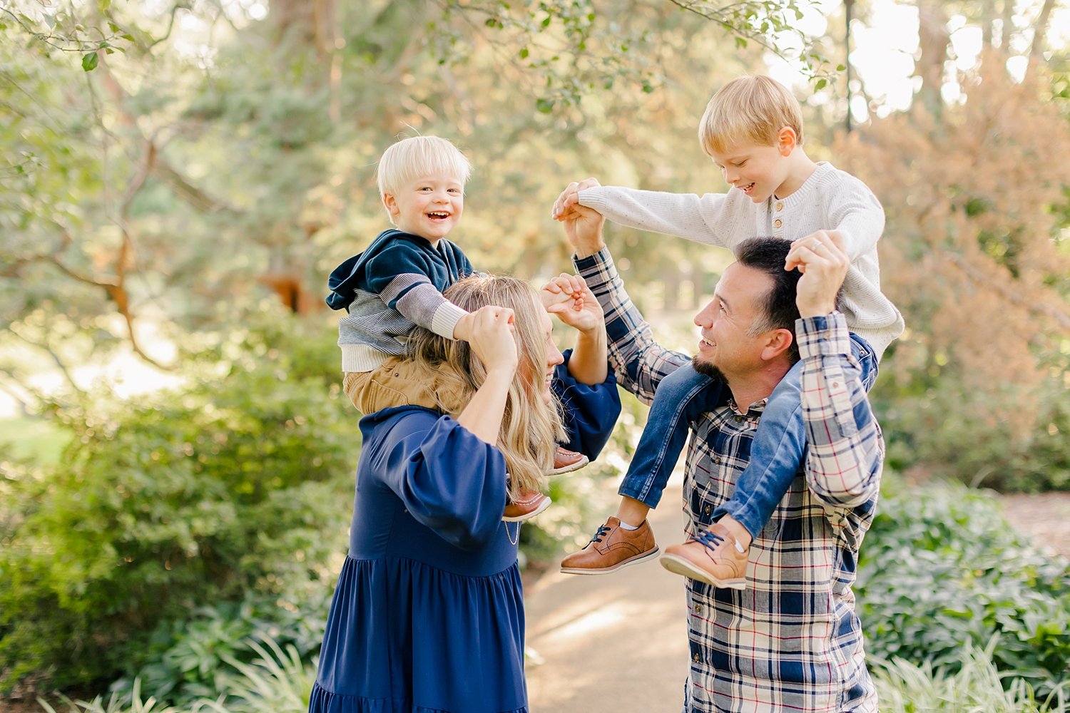 sarah-schmidt-photography-virginia-family-photographer-fall-park-family-session-in-alexandria-virginia_0015.jpg