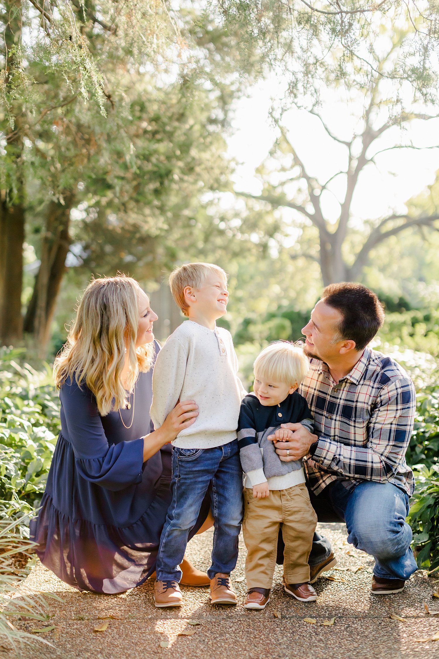 sarah-schmidt-photography-virginia-family-photographer-fall-park-family-session-in-alexandria-virginia_0005.jpg