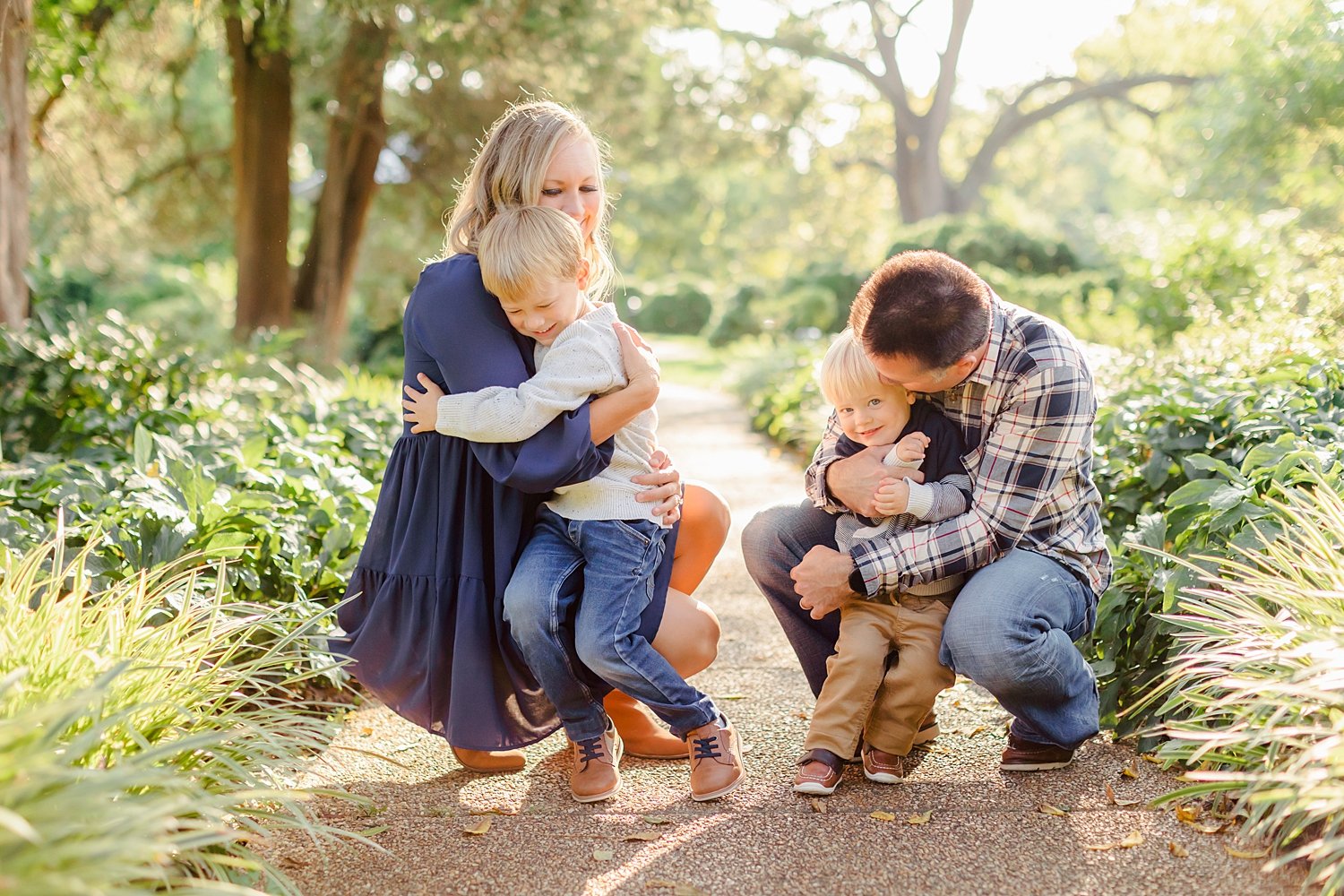 sarah-schmidt-photography-virginia-family-photographer-fall-park-family-session-in-alexandria-virginia_0007.jpg