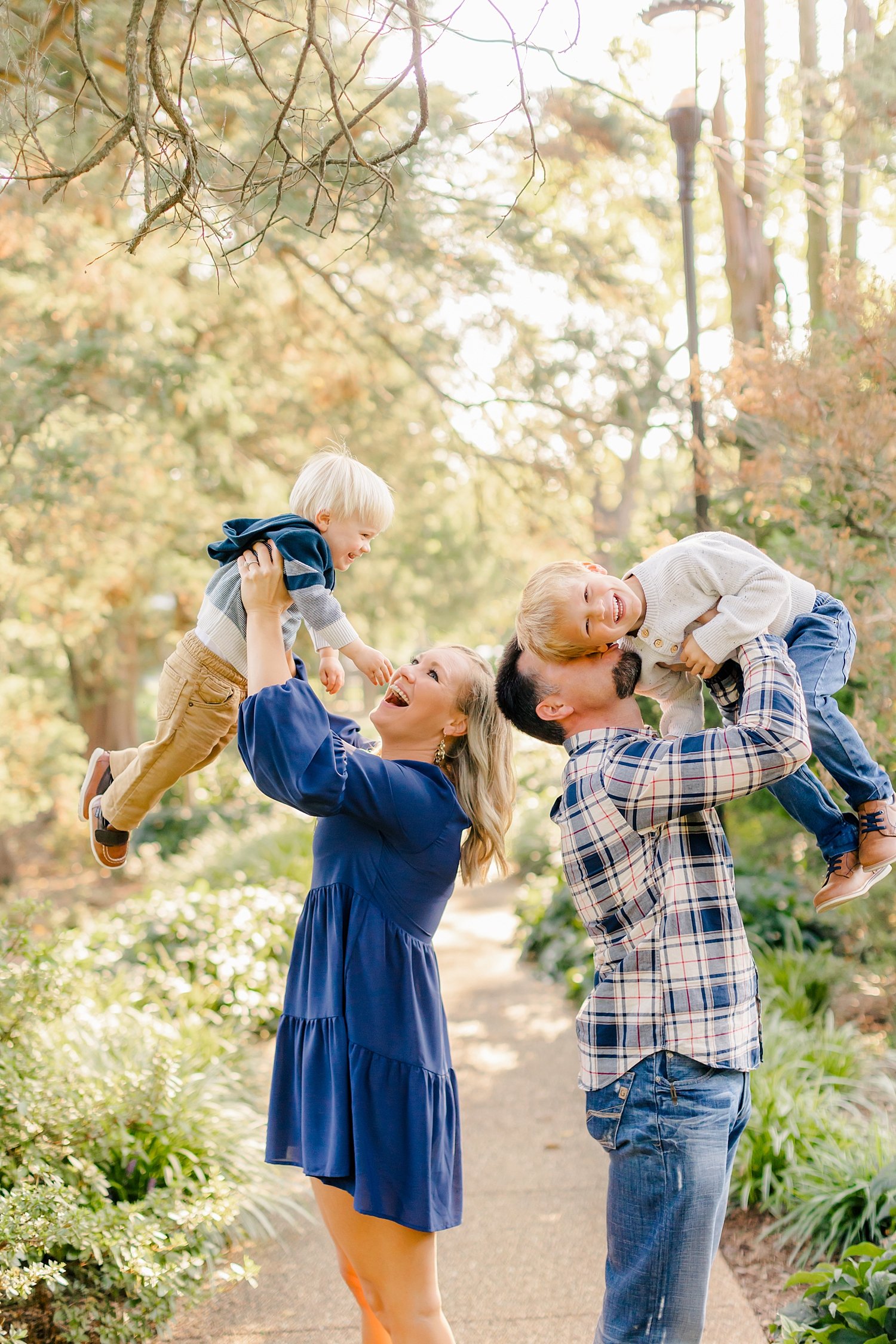 sarah-schmidt-photography-virginia-family-photographer-fall-park-family-session-in-alexandria-virginia_0012.jpg