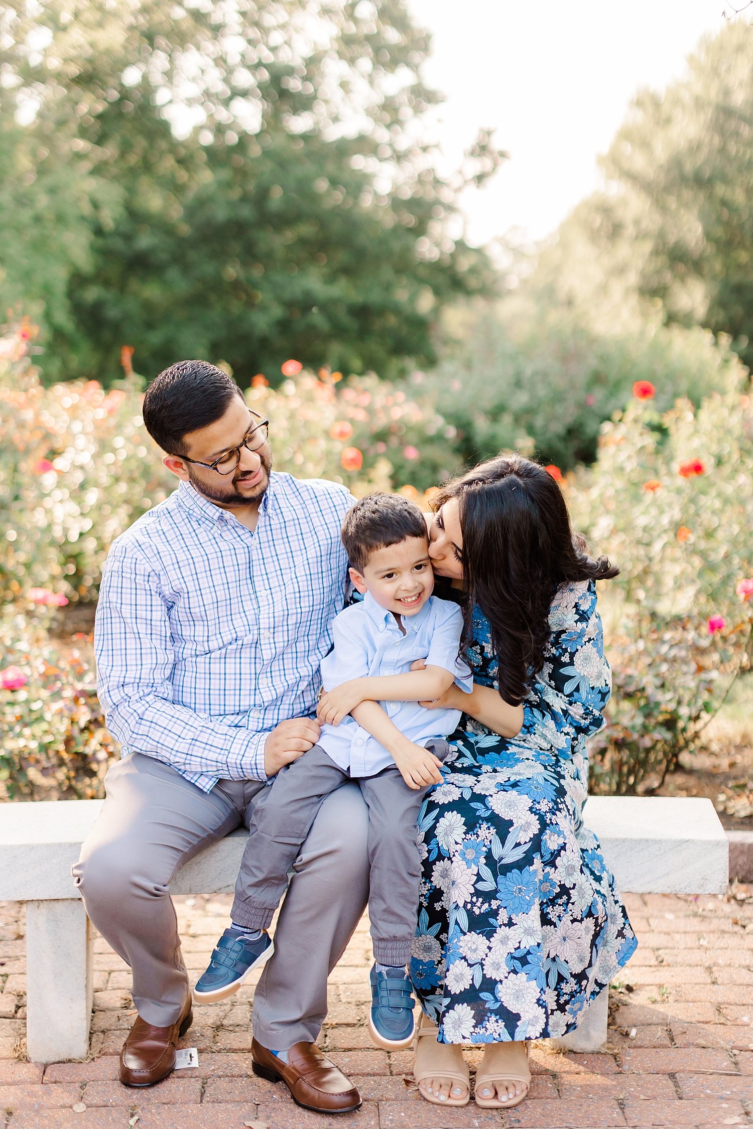 sarah-schmidt-photography-virginia-family-photographer-garden-family-session_0019.jpg