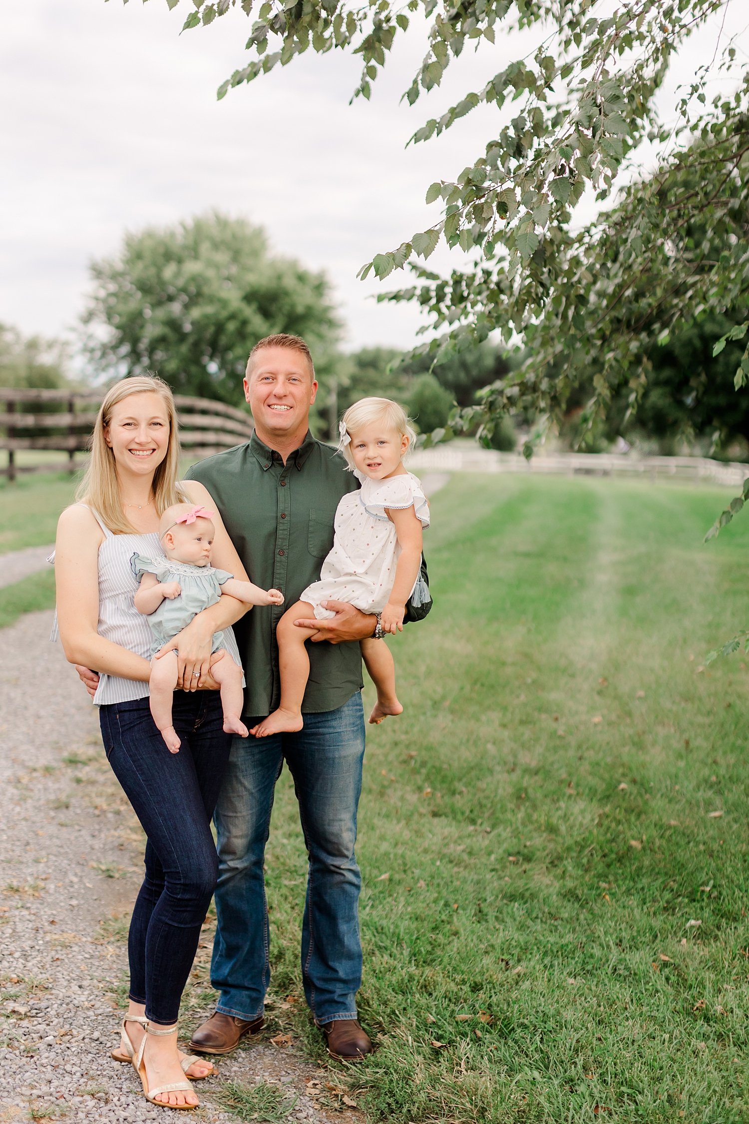 sarah-schmidt-photography-virginia-family-photographer-summer-family-session-in-a-virginia-field_0012.jpg