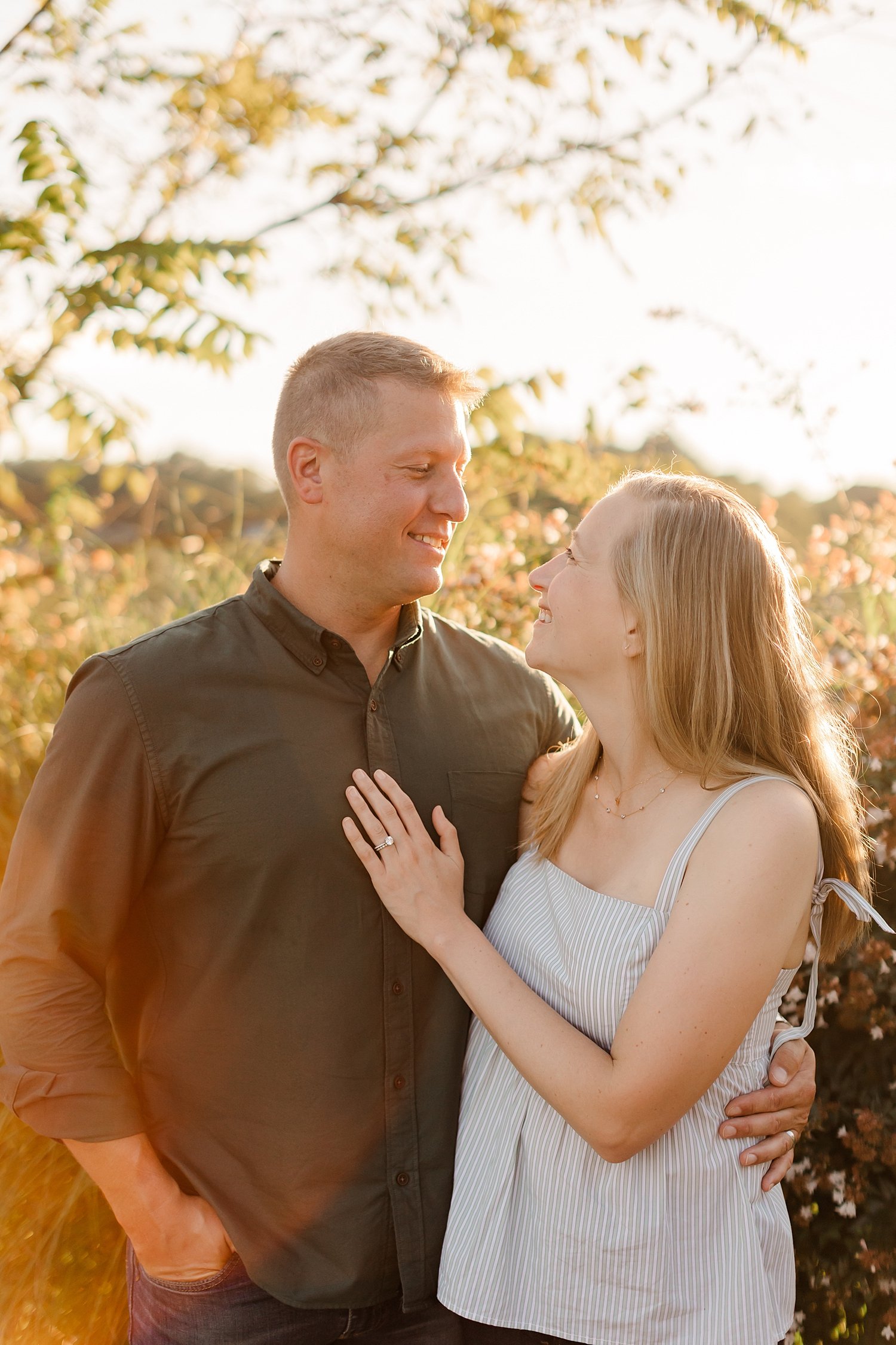 sarah-schmidt-photography-virginia-family-photographer-summer-family-session-in-a-virginia-field_0042.jpg