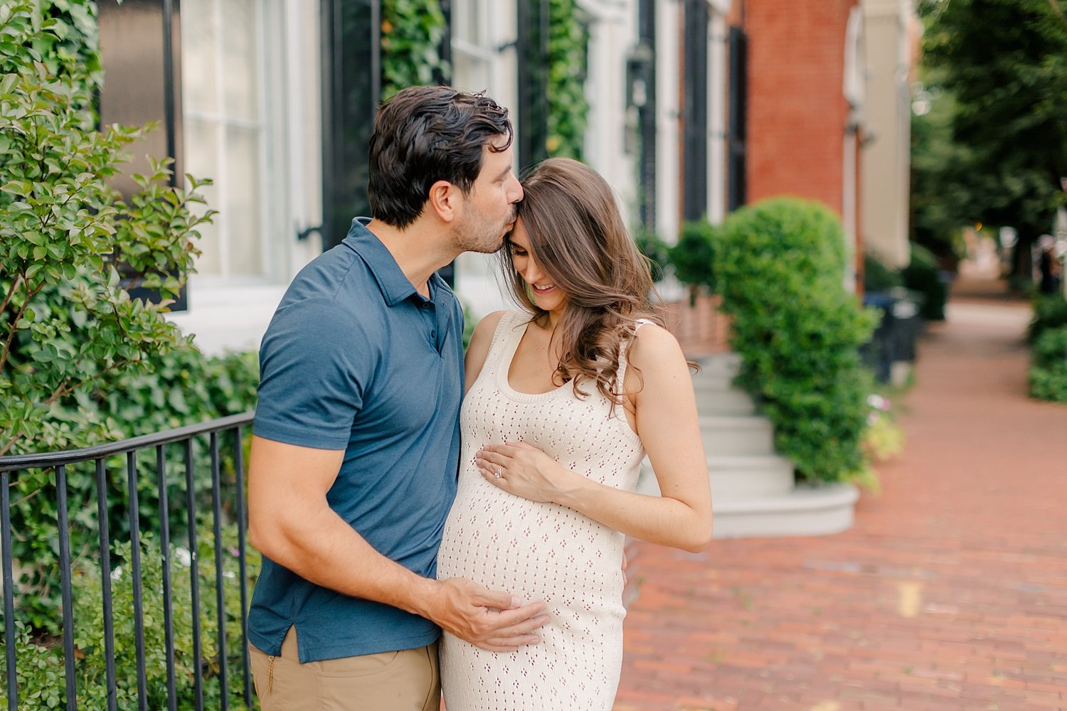 sarah-schmidt-photography-virginia-family-photographer-summer-in-home-family-session_0038.jpg