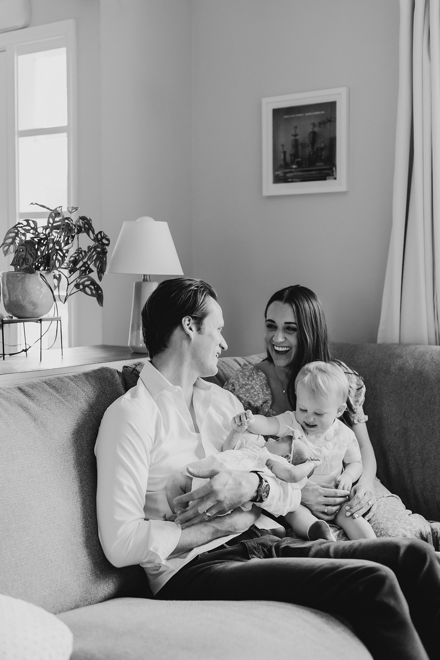 sarah-schmidt-photography-virginia-newborn-photographer-relaxed-in-home-newborn-session_0011.jpg