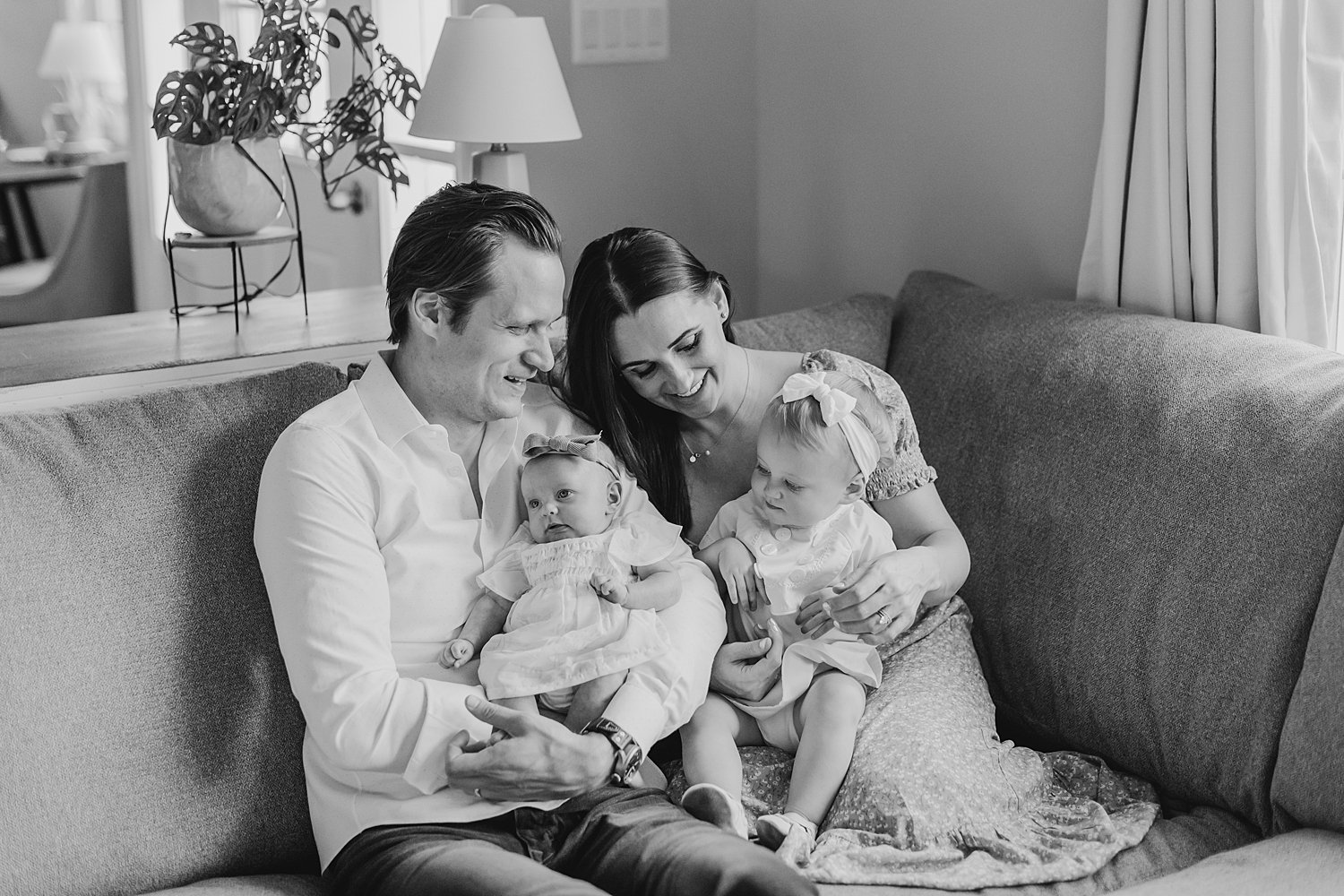 sarah-schmidt-photography-virginia-newborn-photographer-relaxed-in-home-newborn-session_0016.jpg