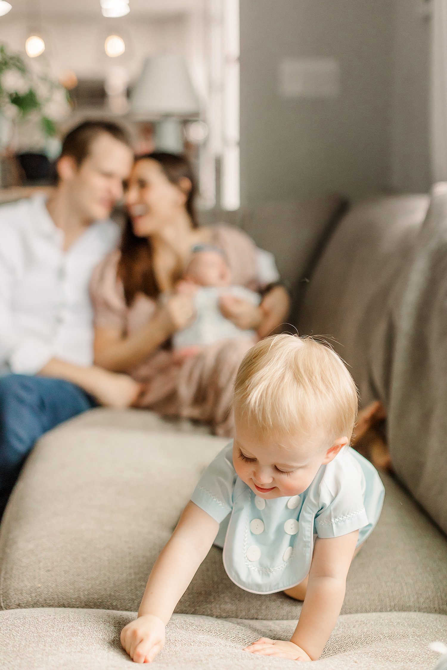 sarah-schmidt-photography-virginia-newborn-photographer-relaxed-in-home-newborn-session_0020.jpg