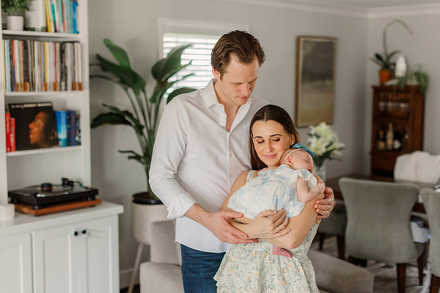 sarah-schmidt-photography-virginia-newborn-photographer-relaxed-in-home-newborn-session_0063.jpg