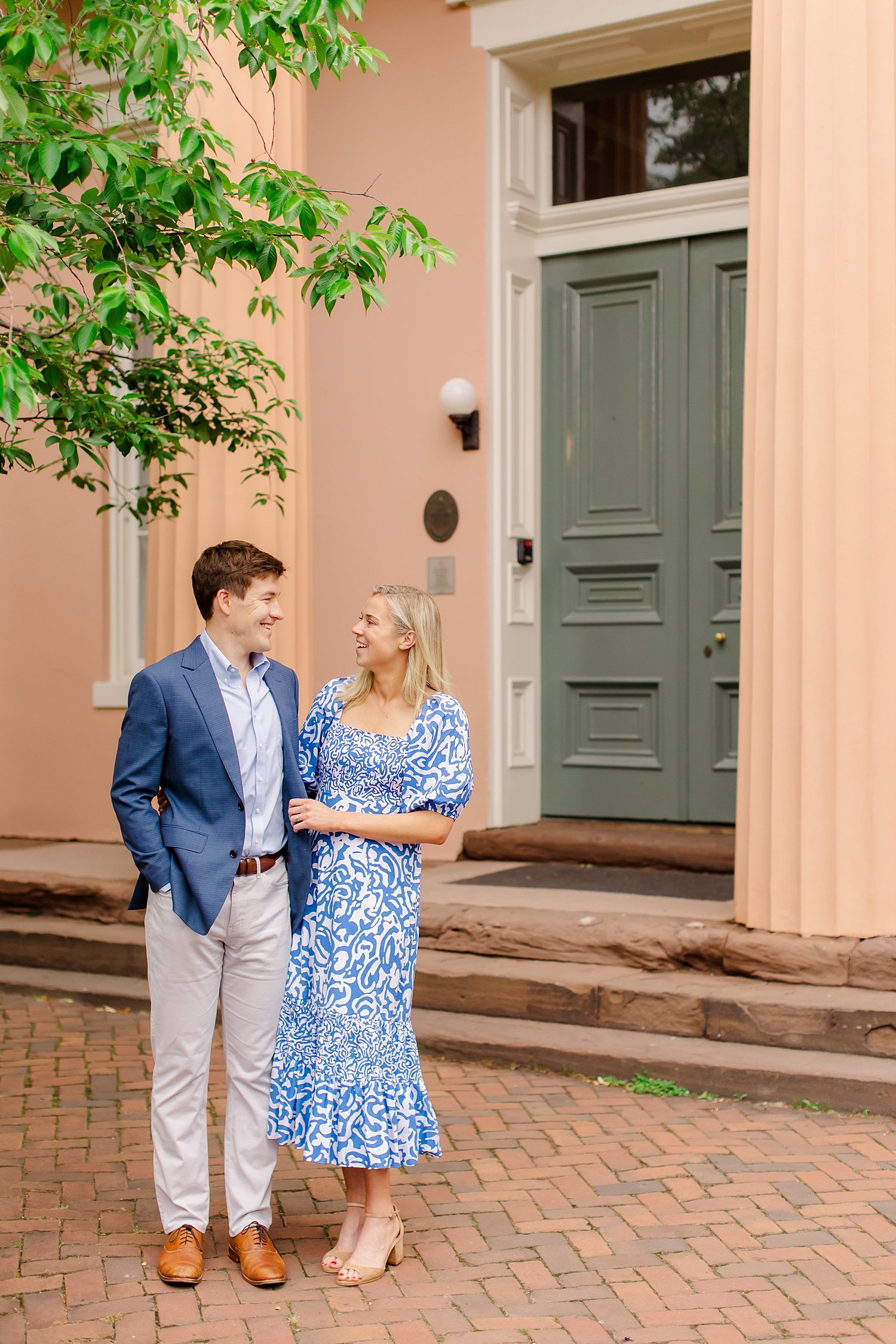 sarah-schmidt-photography-virginia-wedding-photographer-classic-old-town-alexandira-engagement-session_0002.jpg