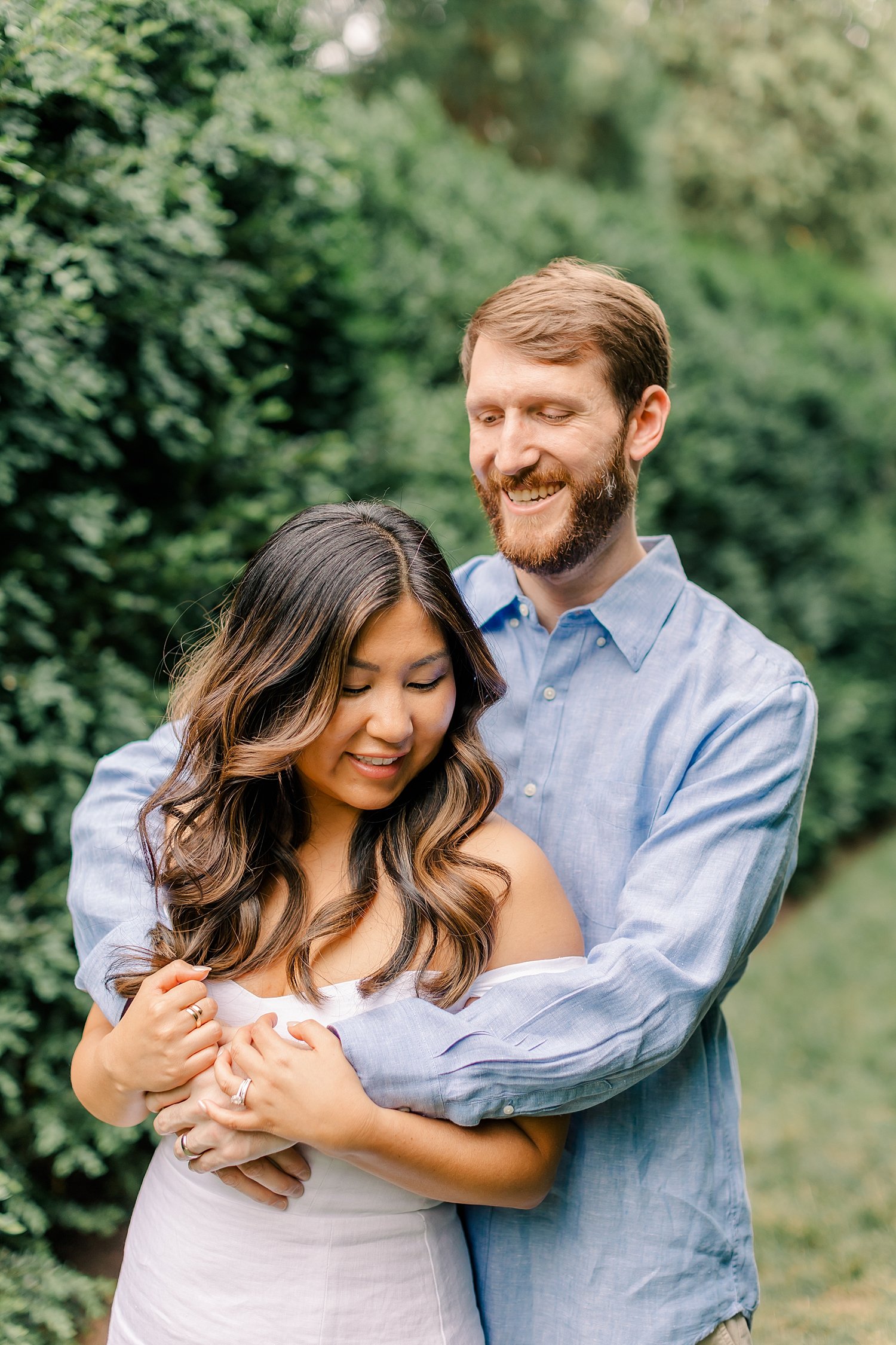 sarah-schmidt-photography-virginia-wedding-photographer-oatlands-historic-house-and-gardens-engagement-sessionn_0015.jpg