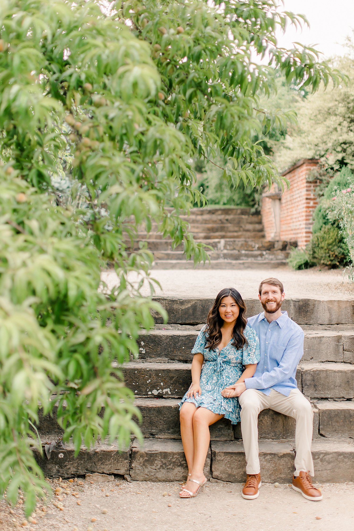 sarah-schmidt-photography-virginia-wedding-photographer-oatlands-historic-house-and-gardens-engagement-sessionn_0024.jpg