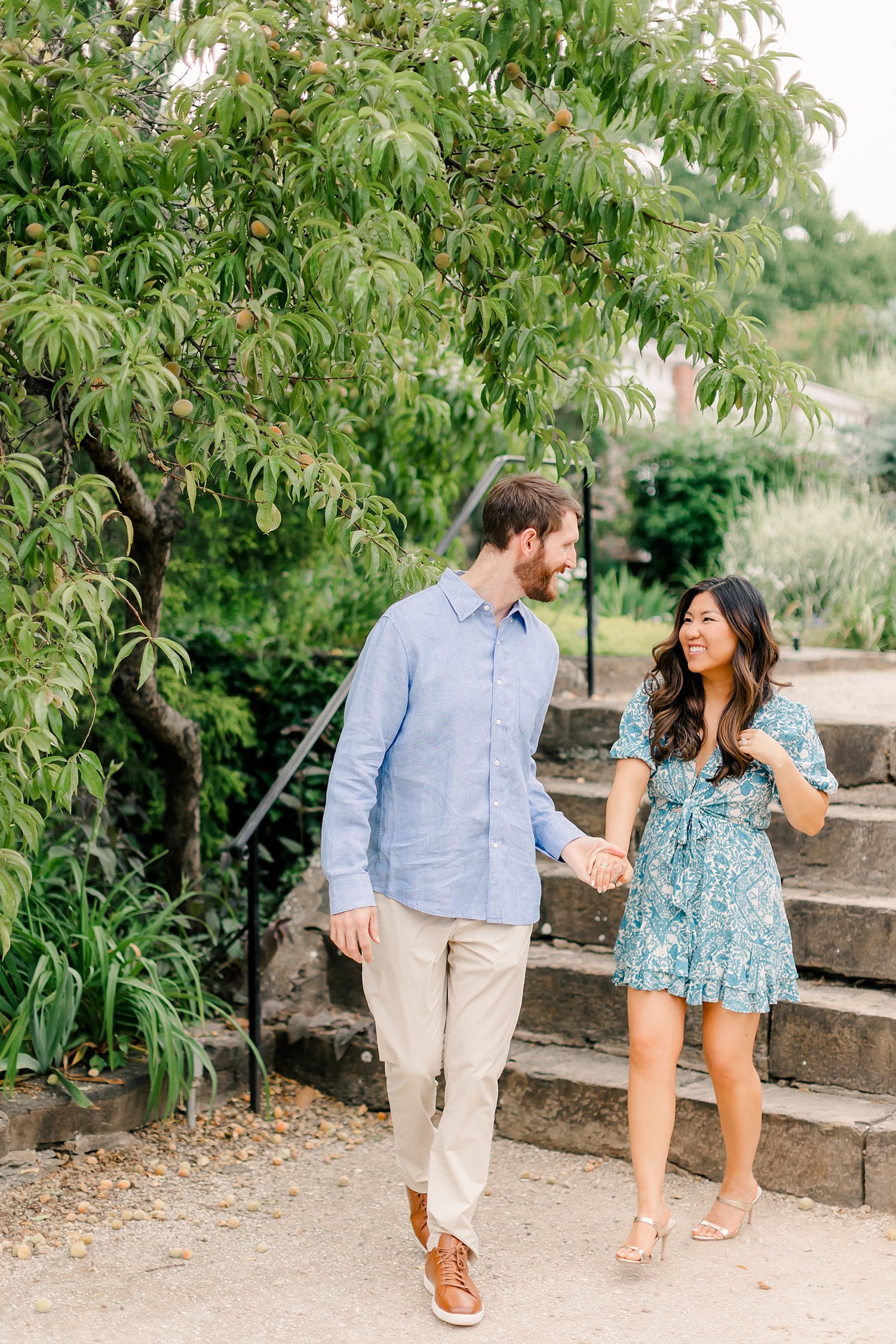 sarah-schmidt-photography-virginia-wedding-photographer-oatlands-historic-house-and-gardens-engagement-sessionn_0028.jpg