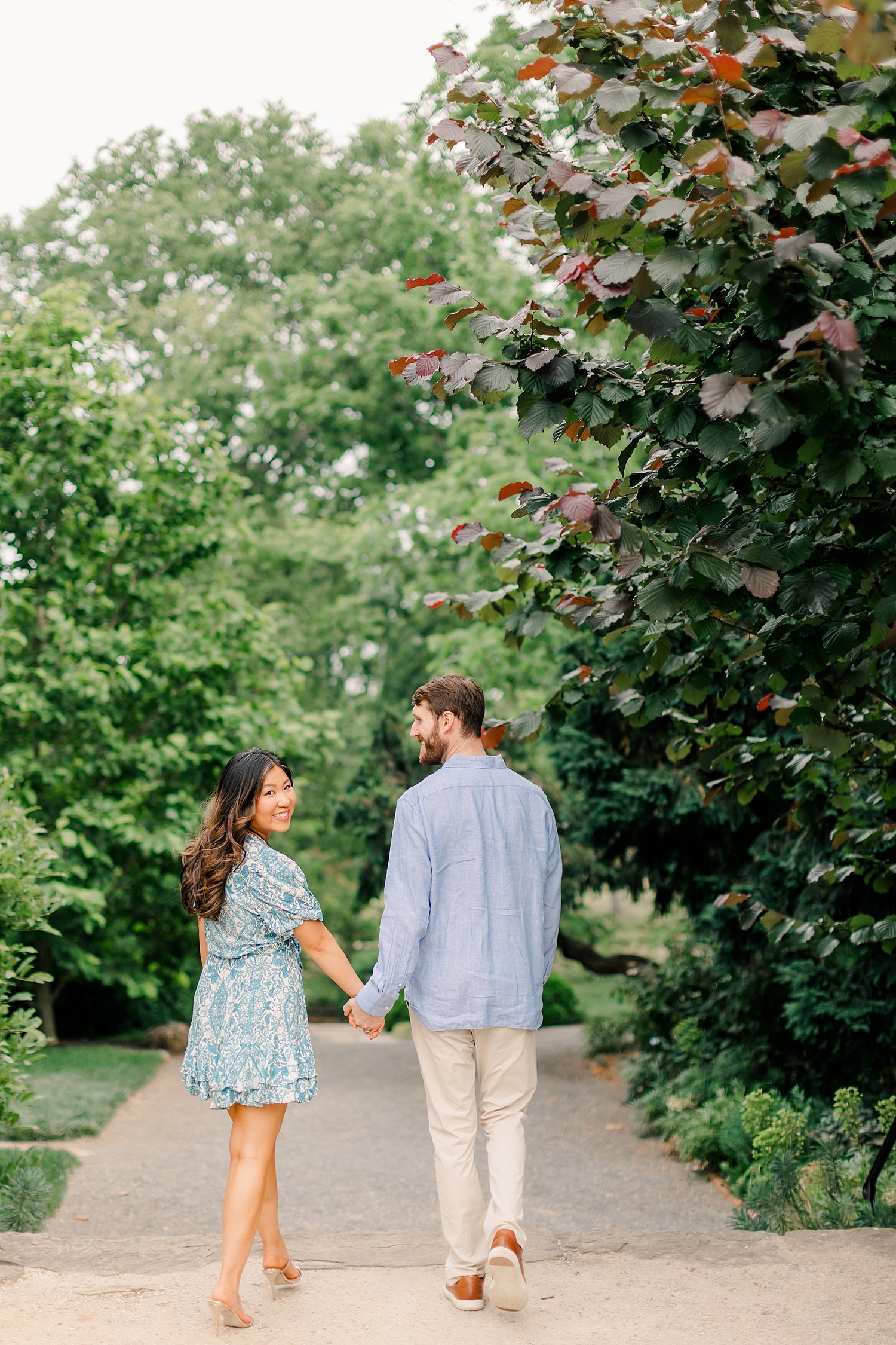 sarah-schmidt-photography-virginia-wedding-photographer-oatlands-historic-house-and-gardens-engagement-sessionn_0030.jpg