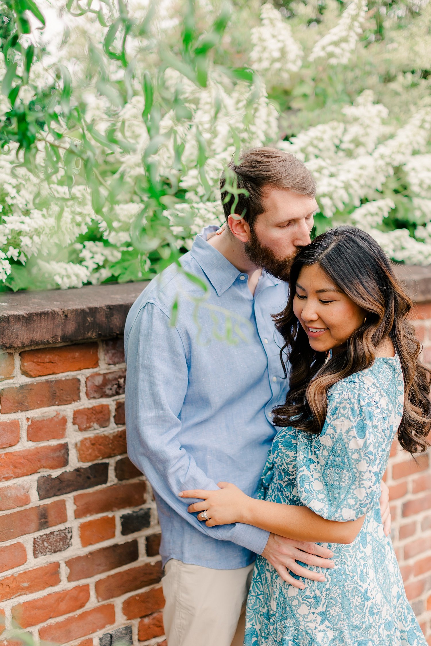 sarah-schmidt-photography-virginia-wedding-photographer-oatlands-historic-house-and-gardens-engagement-sessionn_0034.jpg