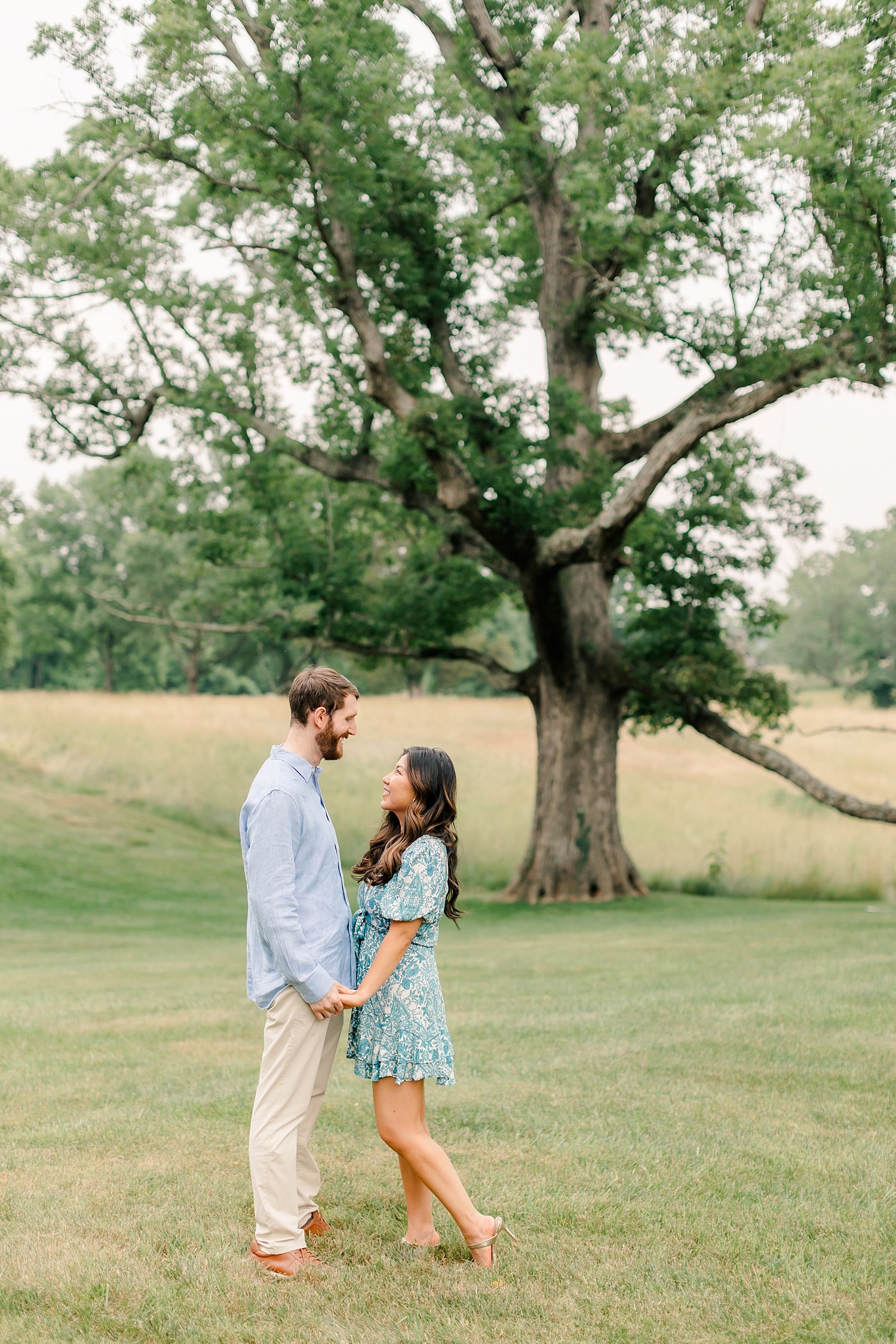 sarah-schmidt-photography-virginia-wedding-photographer-oatlands-historic-house-and-gardens-engagement-sessionn_0053.jpg