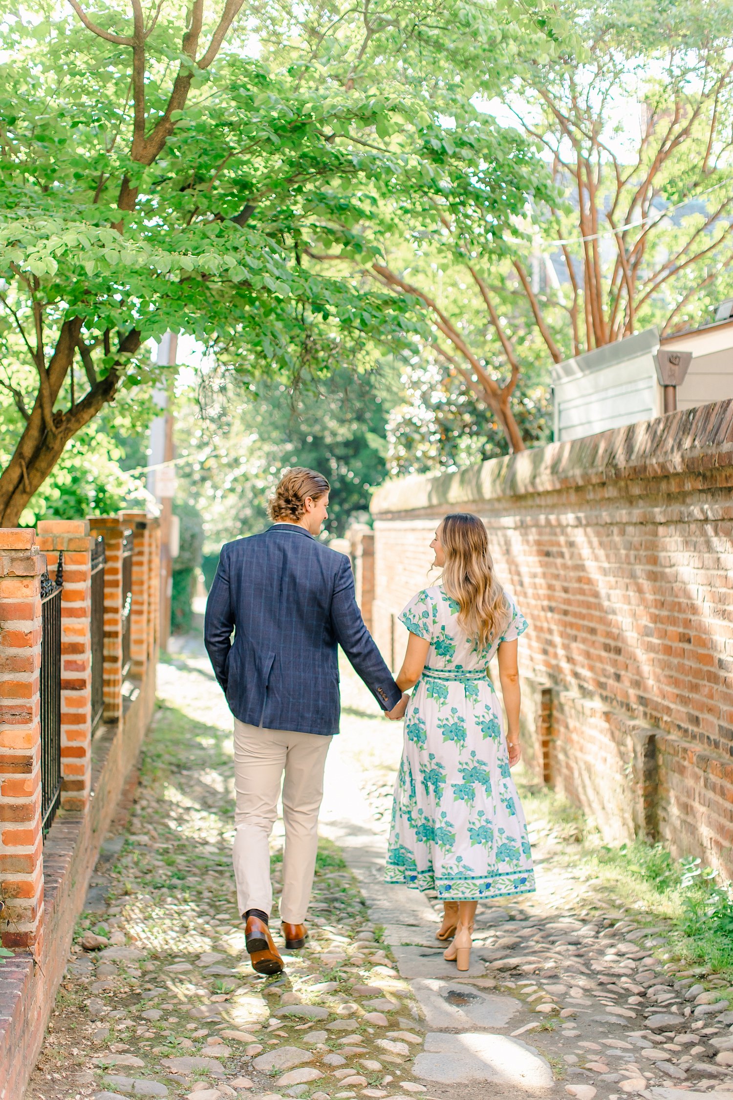 sarah-schmidt-photography-virginia-wedding-photographer-old-town-alexandira-summer-engagement-session_0038.jpg