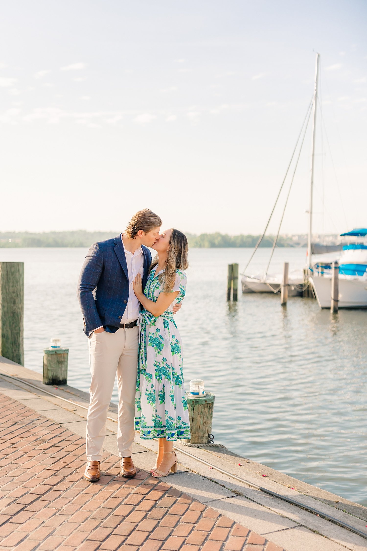 sarah-schmidt-photography-virginia-wedding-photographer-old-town-alexandira-summer-engagement-session_0007.jpg