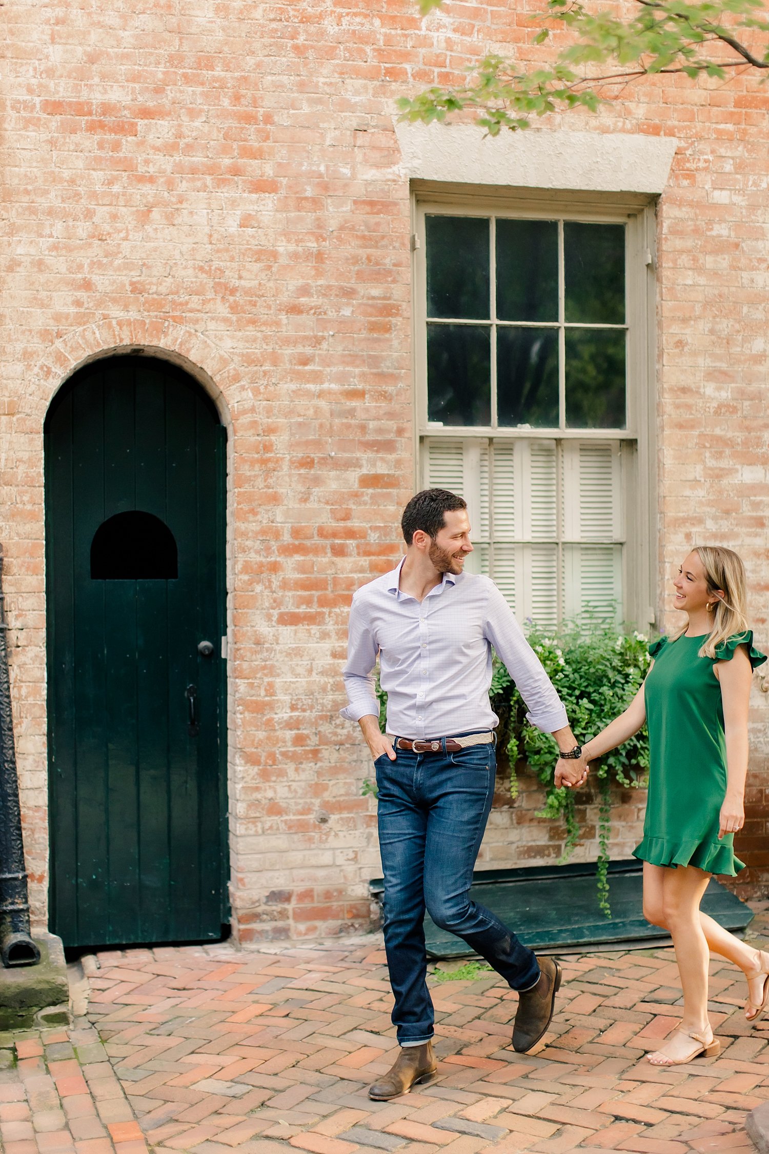 sarah-schmidt-photography-virginia-wedding-photographer-old-town-alexandria-engagement-session-with-dog_0015.jpg