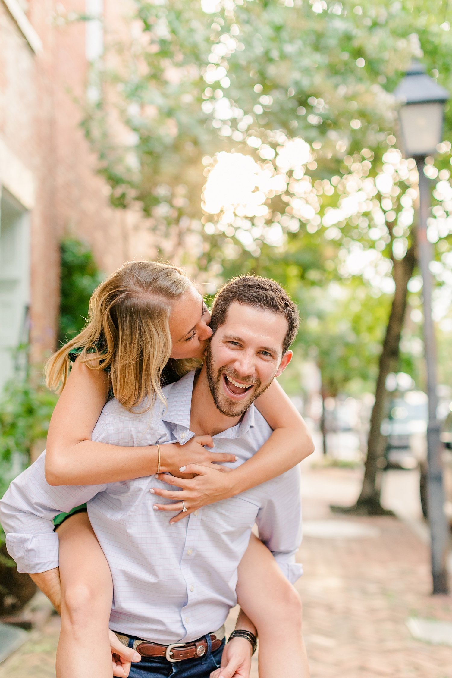 sarah-schmidt-photography-virginia-wedding-photographer-old-town-alexandria-engagement-session-with-dog_0017.jpg