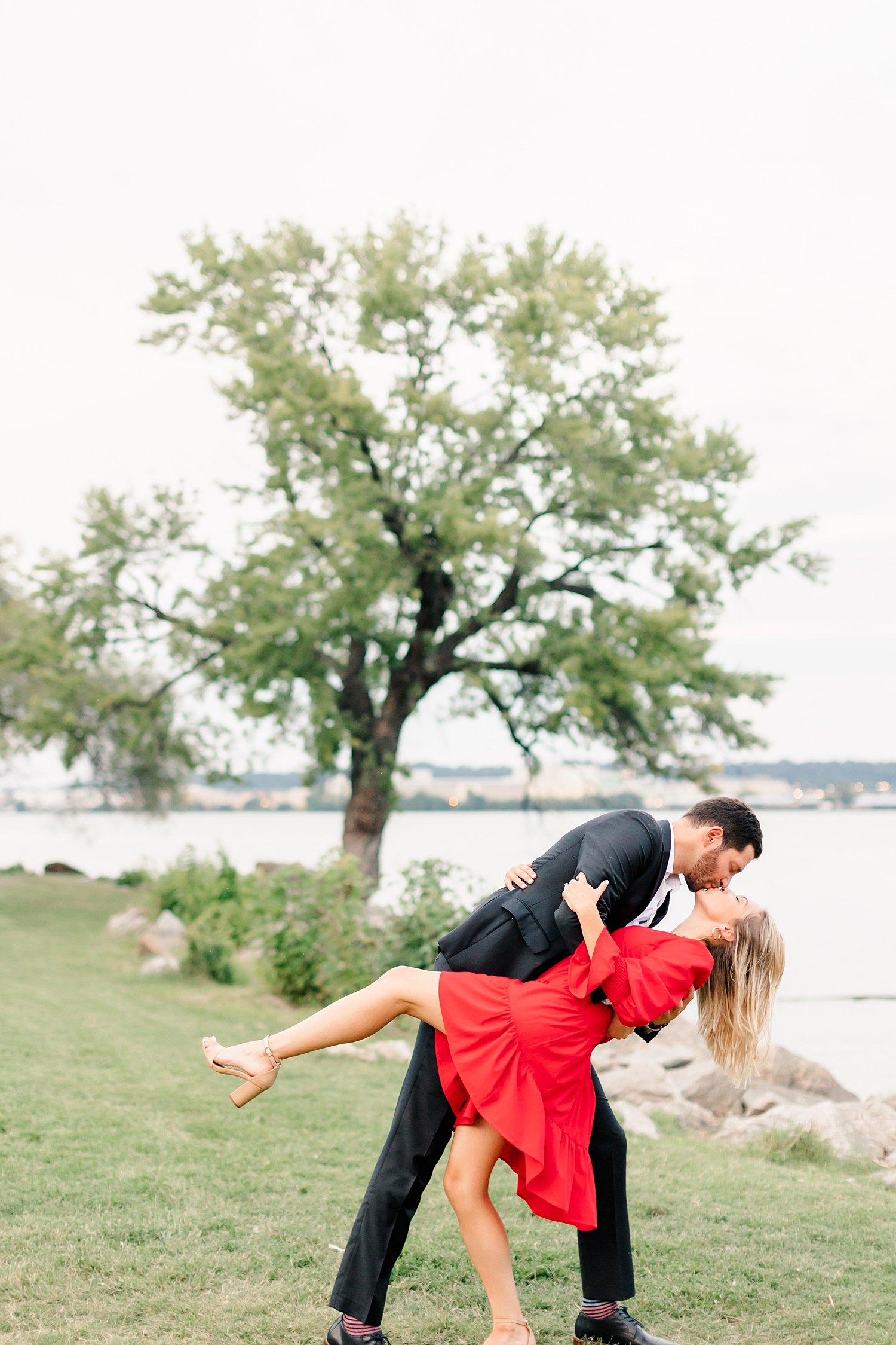 sarah-schmidt-photography-virginia-wedding-photographer-old-town-alexandria-engagement-session-with-dog_0044.jpg