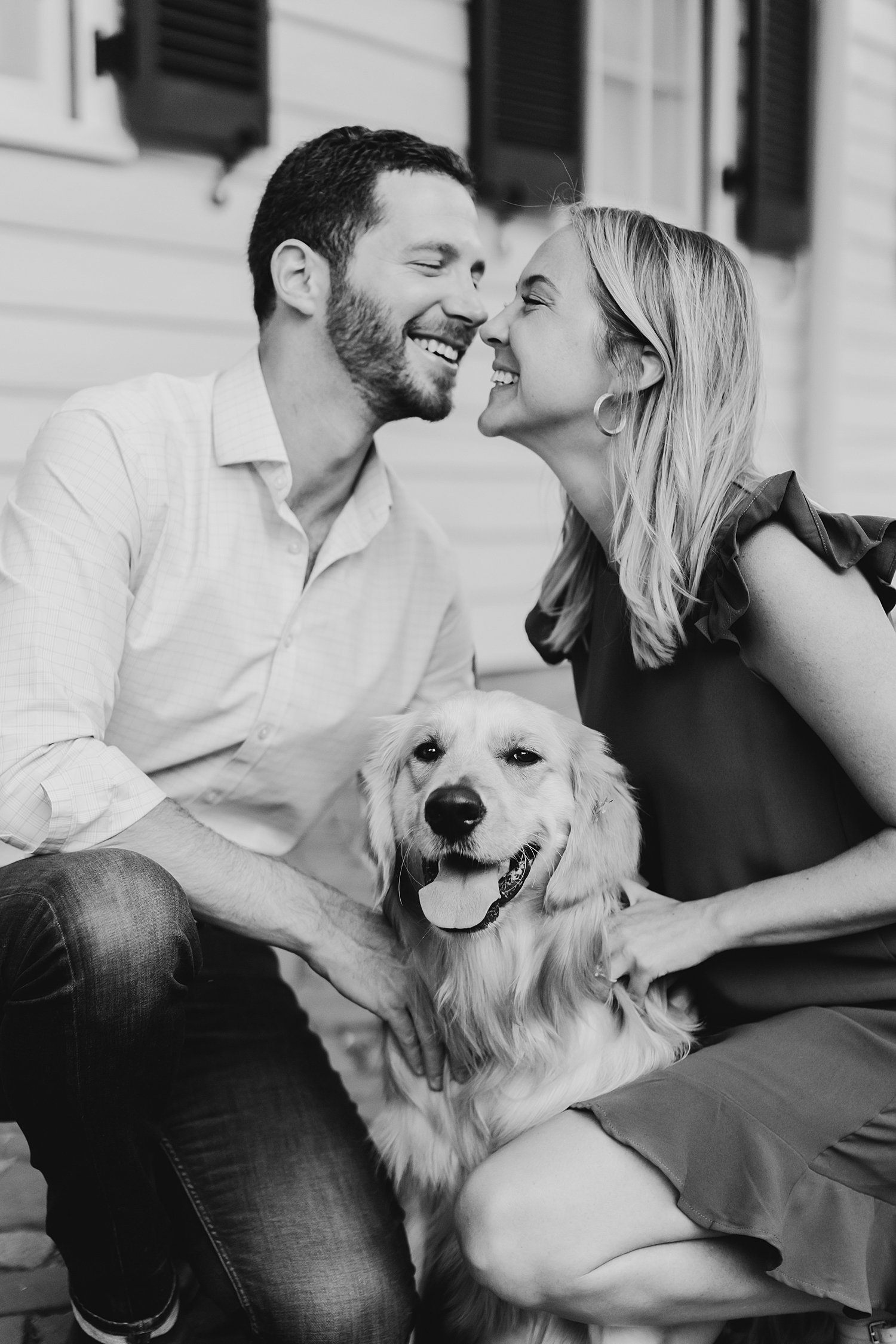 sarah-schmidt-photography-virginia-wedding-photographer-old-town-alexandria-engagement-session-with-dog_0004.jpg