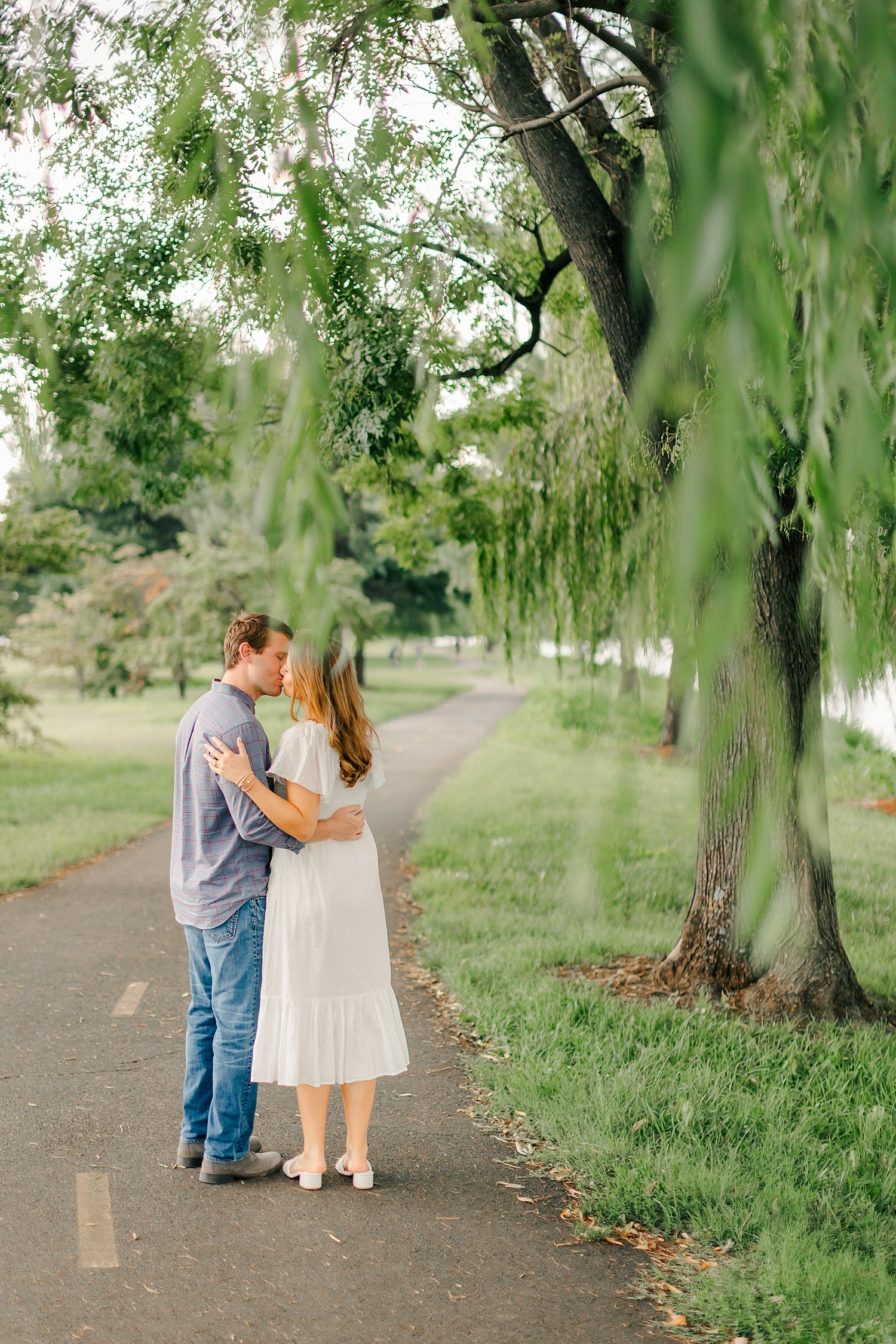 sarah-schmidt-photography-virginia-wedding-photographer-park-engagement-session_0010.jpg