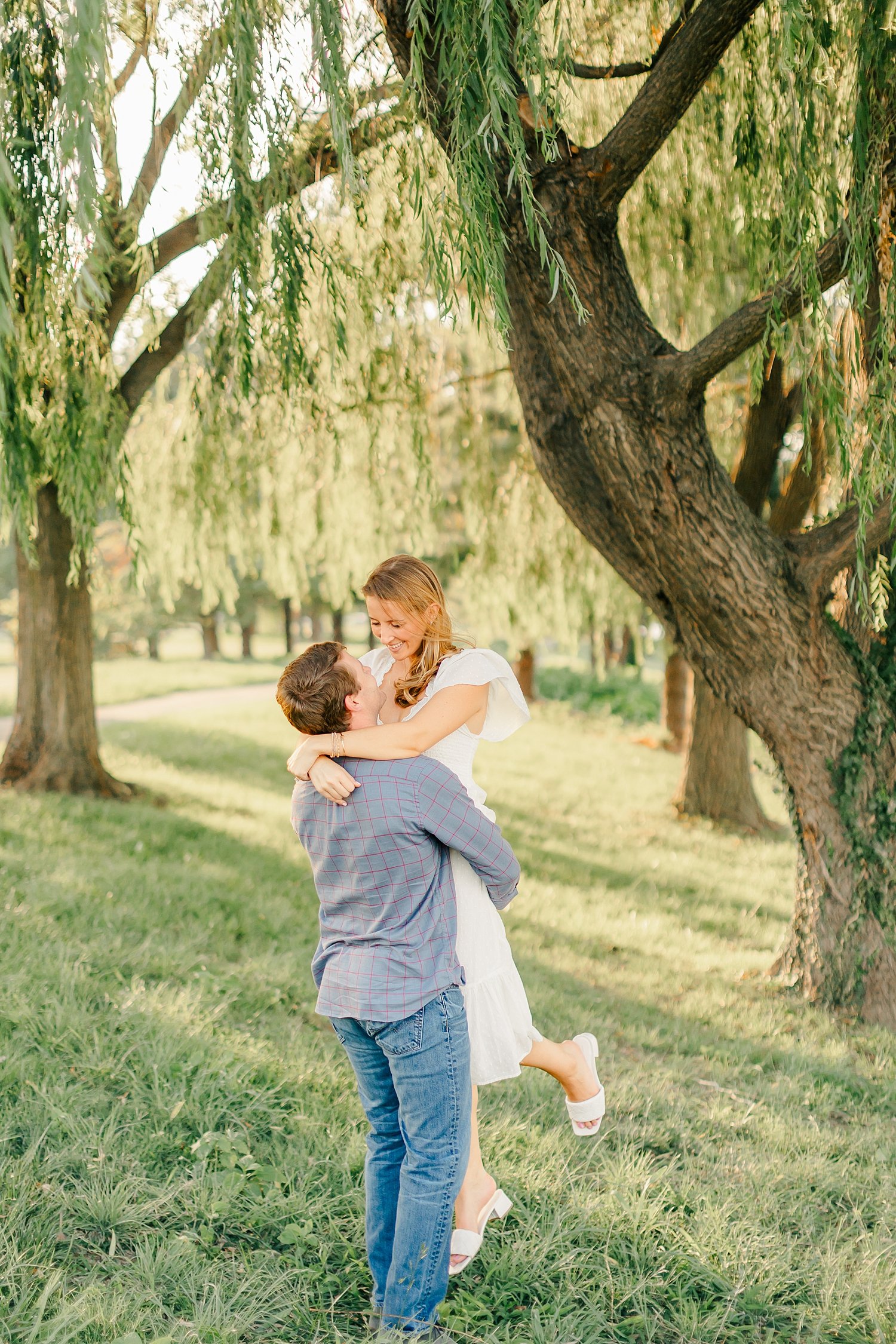 sarah-schmidt-photography-virginia-wedding-photographer-park-engagement-session_0036.jpg