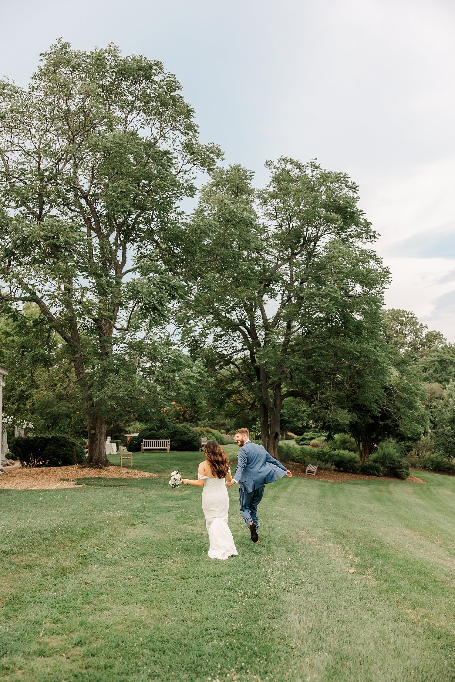 sarah-schmidt-photography-virginia-wedding-photographer-river-farm-wedding-summer_0045.jpg