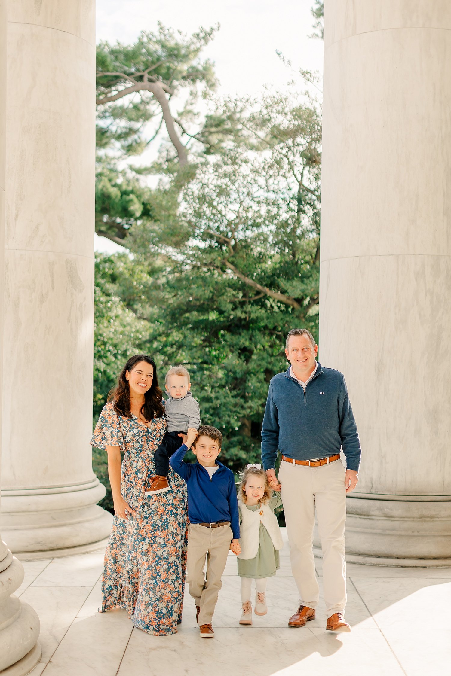 sarah-schmidt-photography-dc-family-photographer-fall-session-at-the-lincoln-memorial_0006.jpg