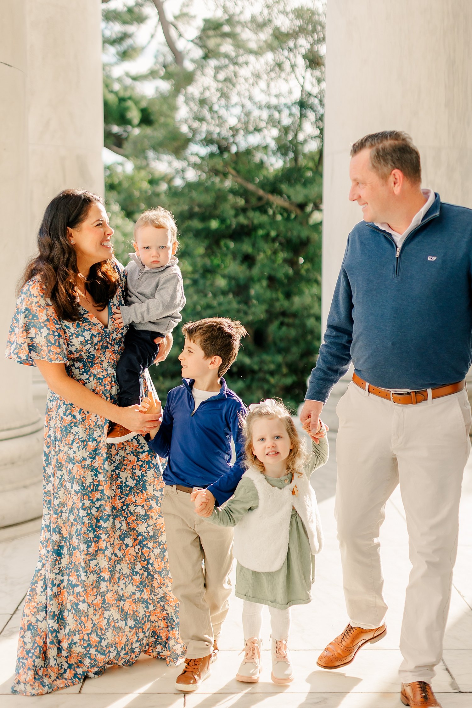 sarah-schmidt-photography-dc-family-photographer-fall-session-at-the-lincoln-memorial_0007.jpg