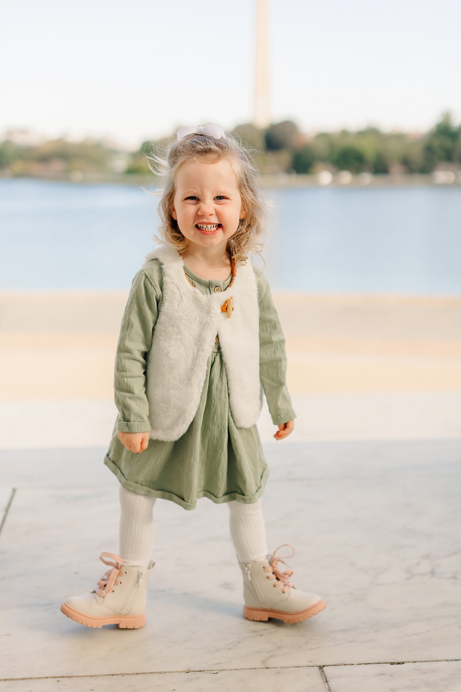 sarah-schmidt-photography-dc-family-photographer-fall-session-at-the-lincoln-memorial_0013.jpg