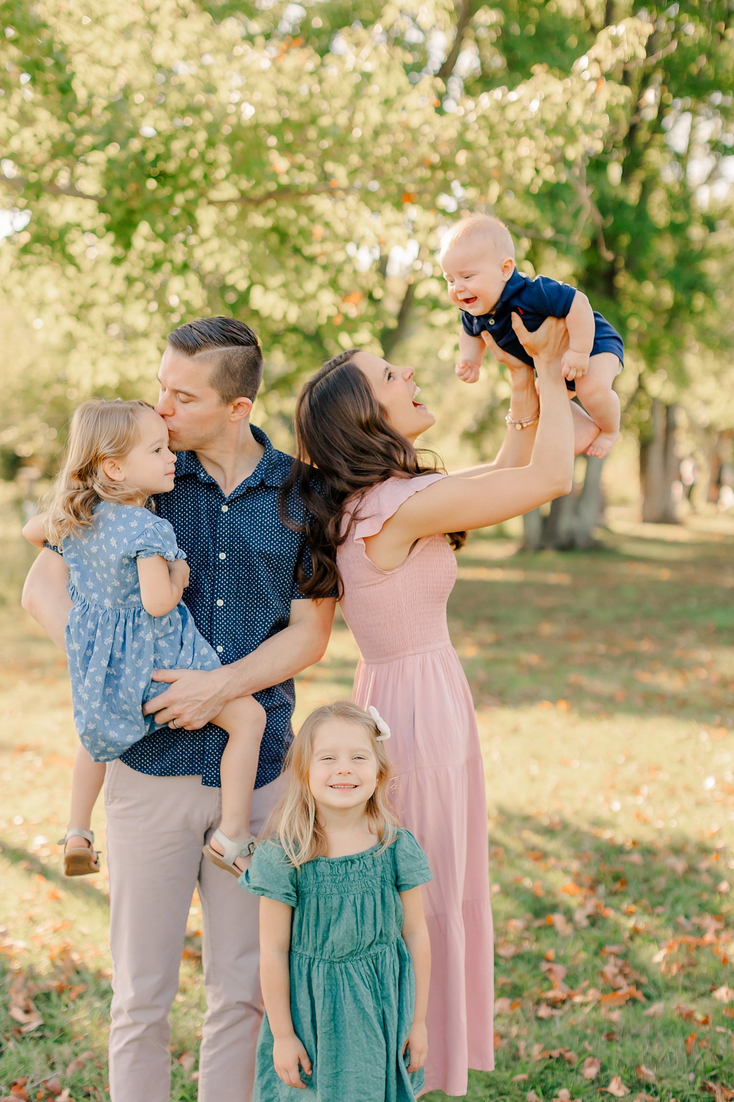 sarah-schmidt-photography-virginia-family-photographer-colorful-natural-light-family-session_0023.jpg