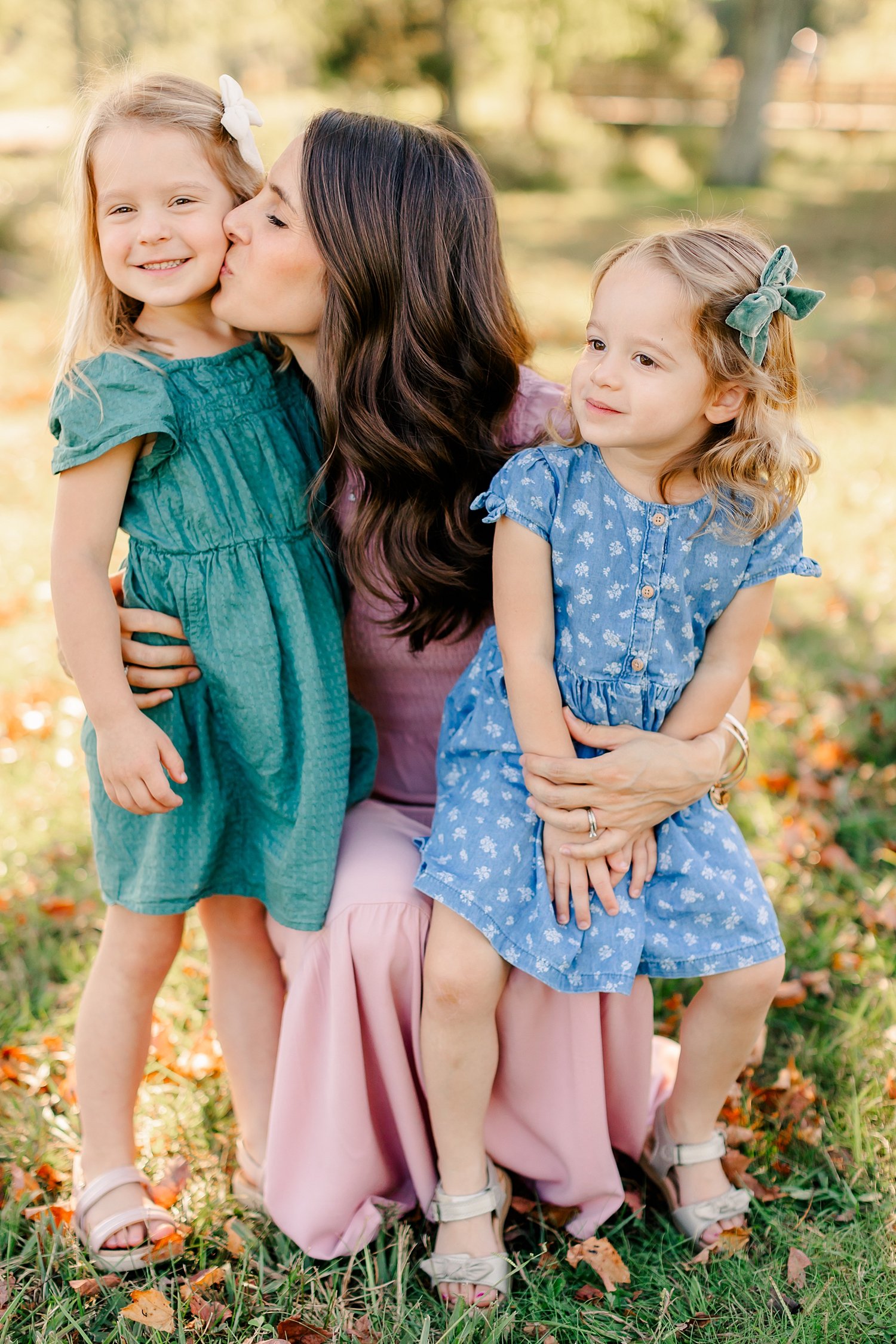 sarah-schmidt-photography-virginia-family-photographer-colorful-natural-light-family-session_0027.jpg