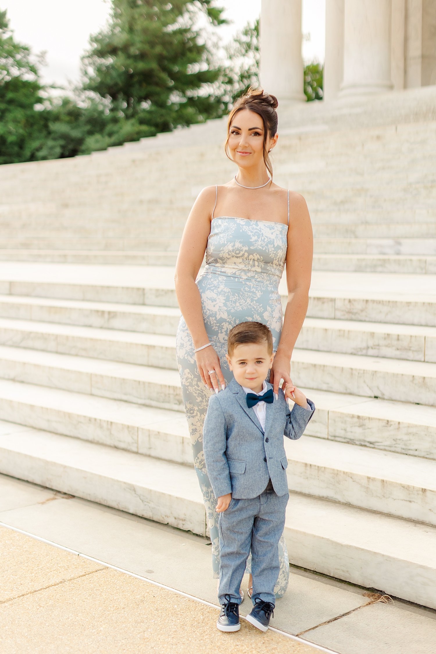 sarah-schmidt-photography-virginia-family-photographer-elegant-early-morning-jefferson-memorial-session_0008.jpg