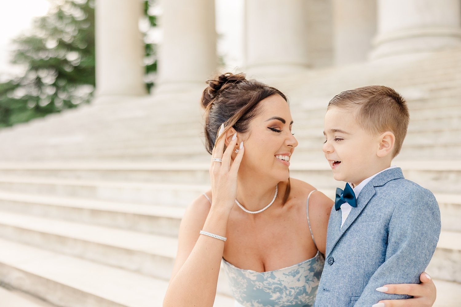 sarah-schmidt-photography-virginia-family-photographer-elegant-early-morning-jefferson-memorial-session_0010.jpg