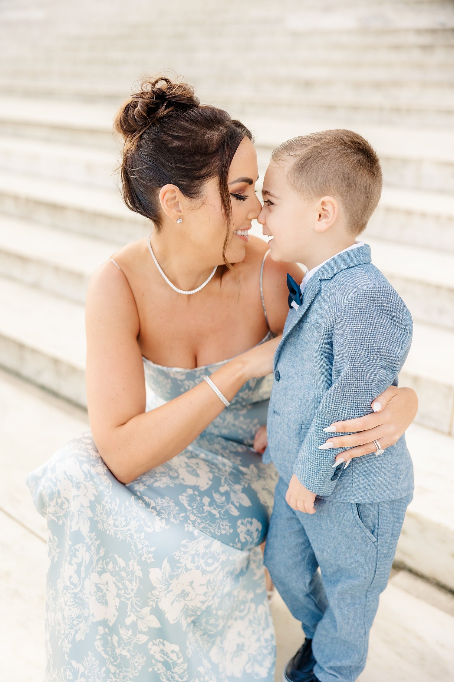 sarah-schmidt-photography-virginia-family-photographer-elegant-early-morning-jefferson-memorial-session_0012.jpg