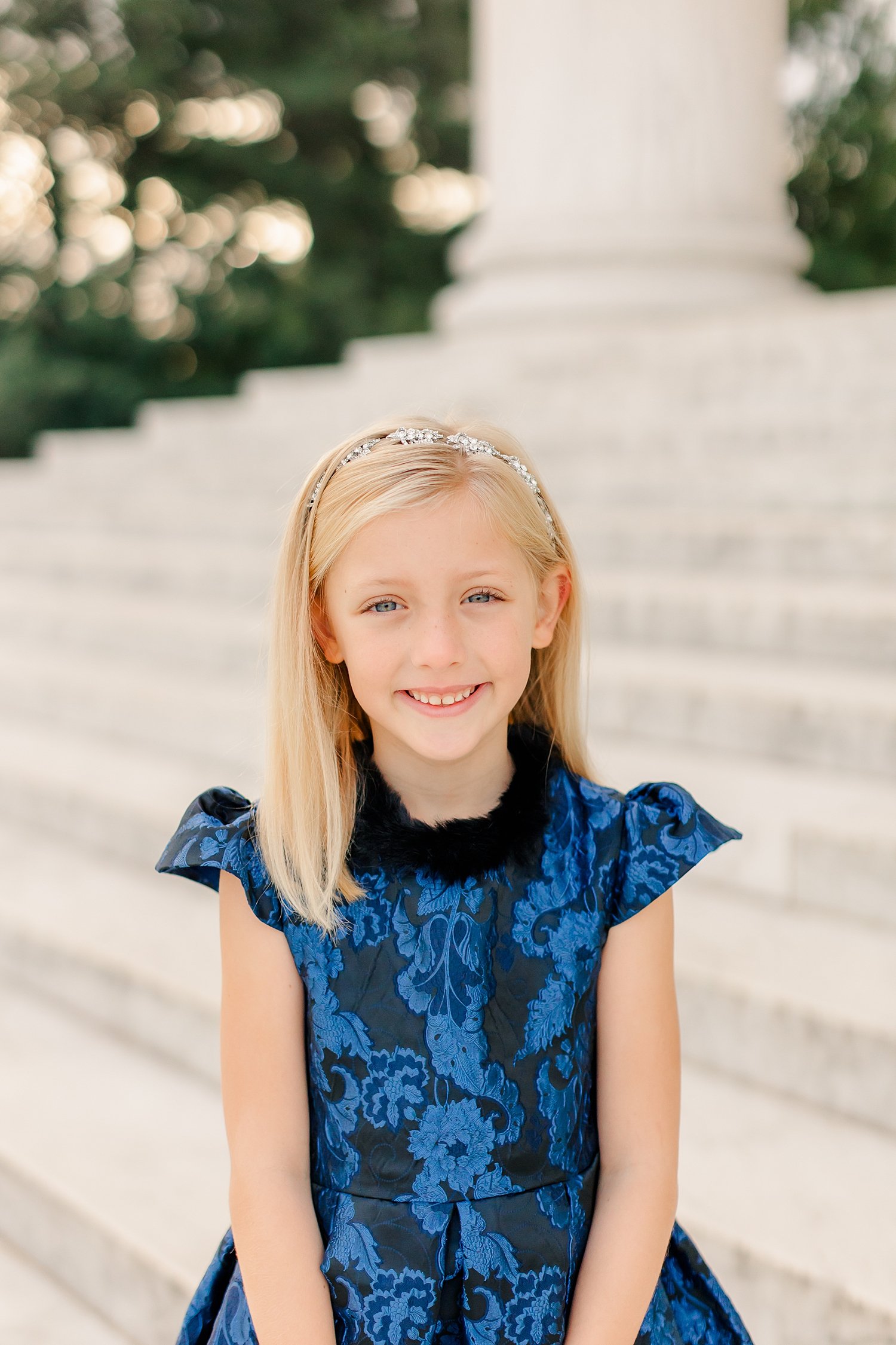 sarah-schmidt-photography-virginia-family-photographer-elegant-lincoln-memorial-family-session_0011.jpg