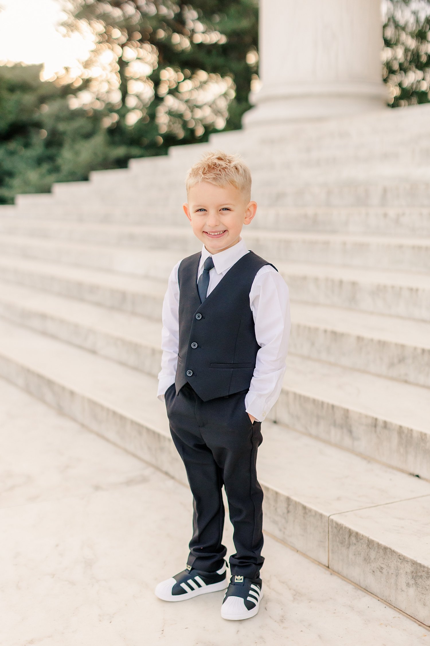 sarah-schmidt-photography-virginia-family-photographer-elegant-lincoln-memorial-family-session_0012.jpg