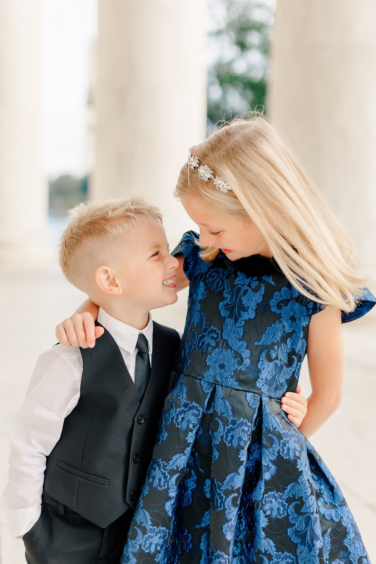 sarah-schmidt-photography-virginia-family-photographer-elegant-lincoln-memorial-family-session_0019.jpg