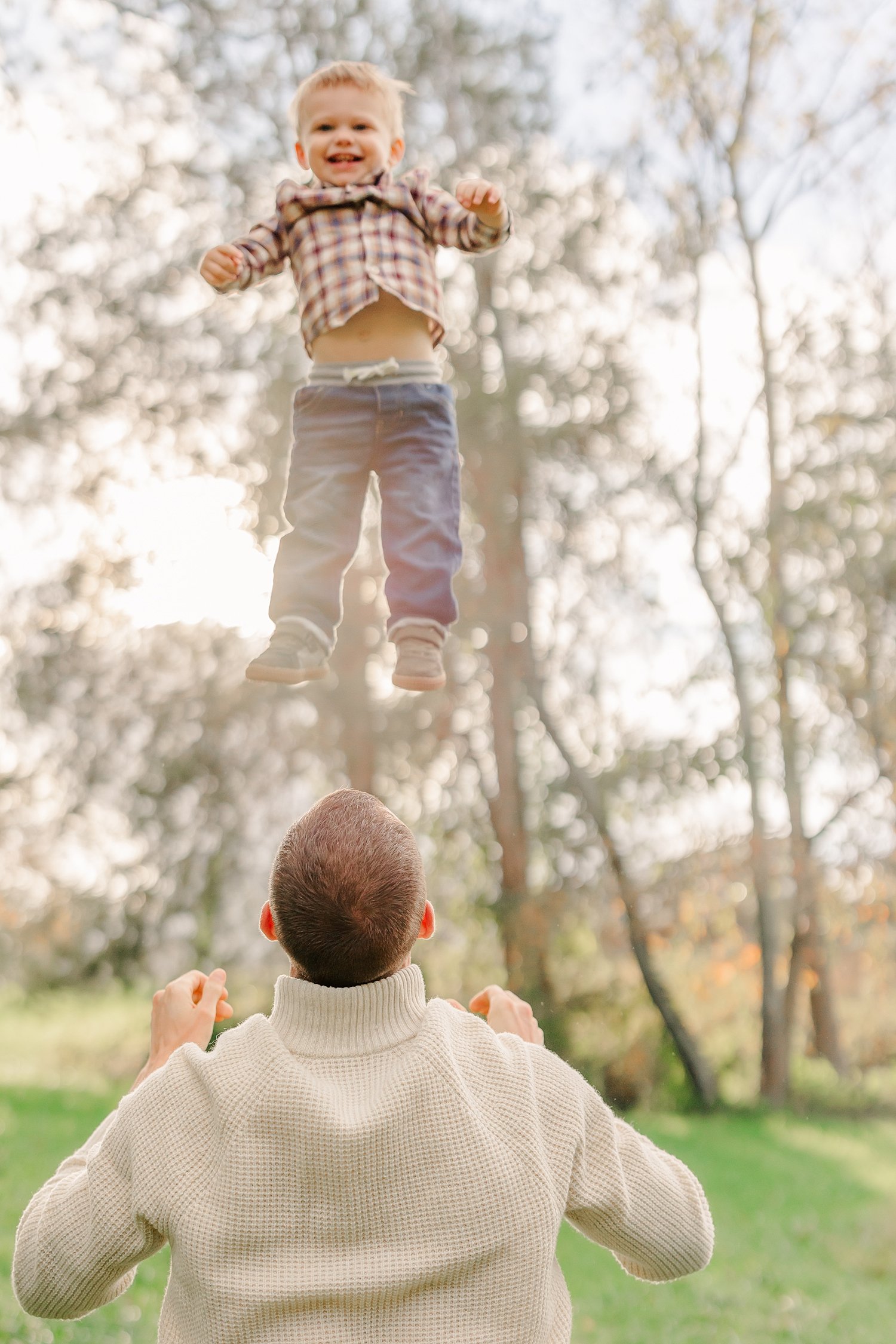 sarah-schmidt-photography-virginia-family-photographer-fall-foliage-family-maternity-session_0017.jpg