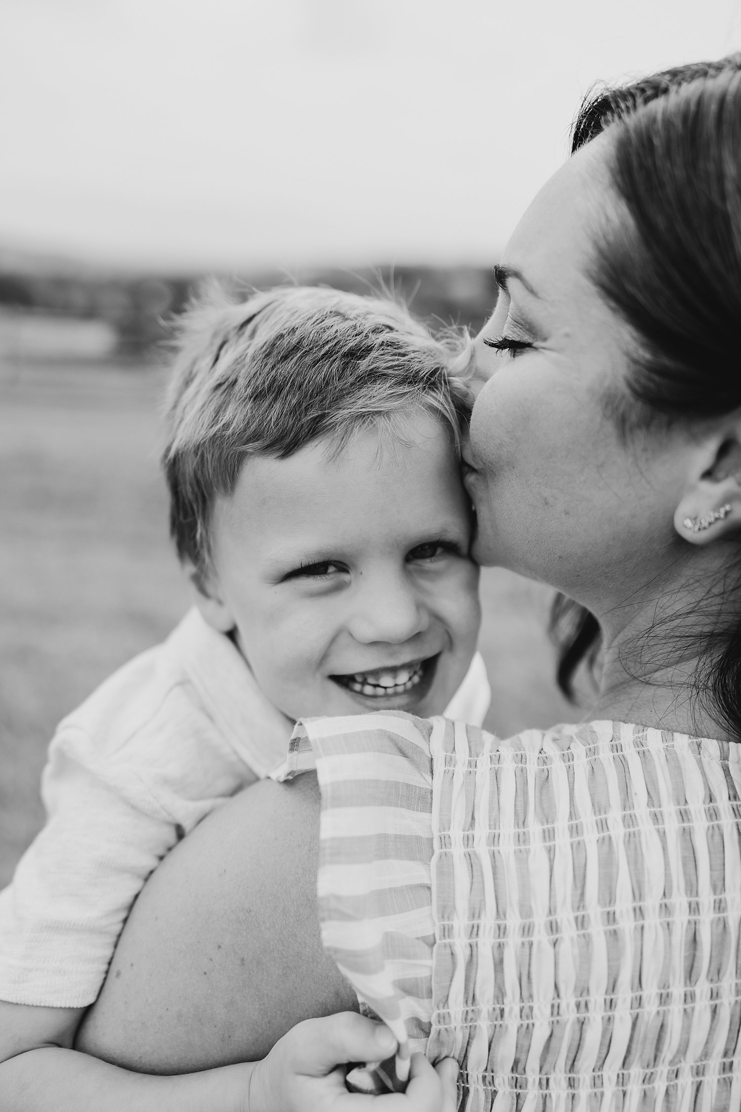 sarah-schmidt-photography-virginia-family-photographer-family-session-at-the-farm_0020.jpg