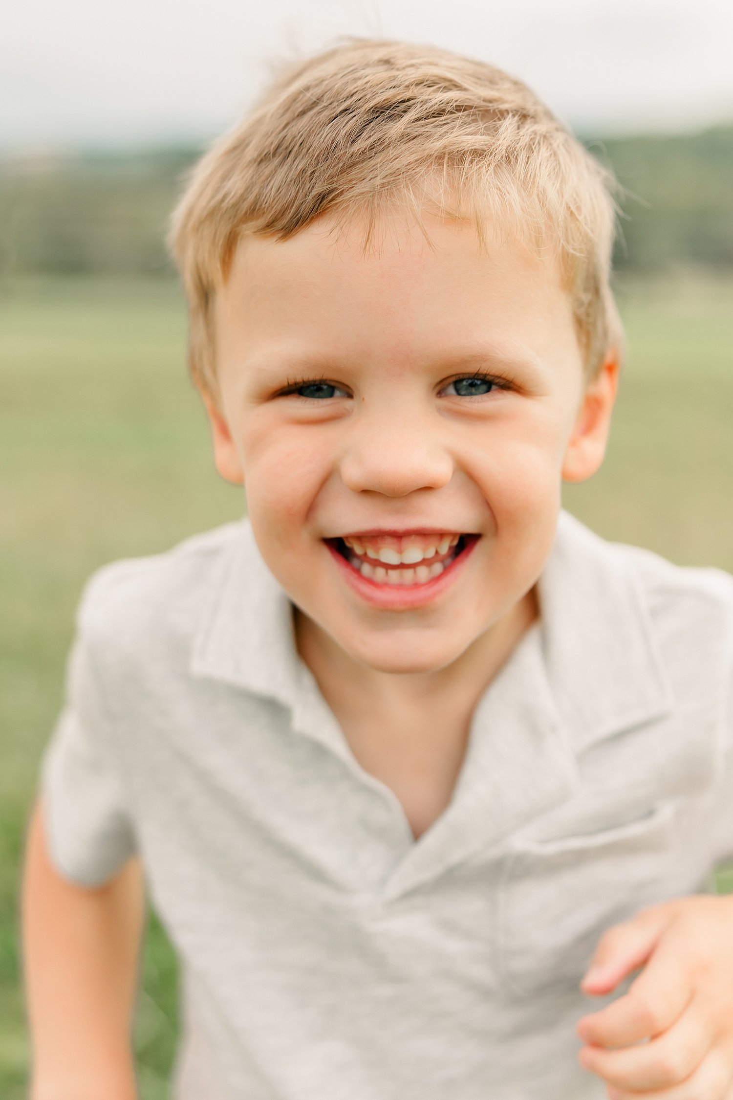 sarah-schmidt-photography-virginia-family-photographer-family-session-at-the-farm_0021.jpg