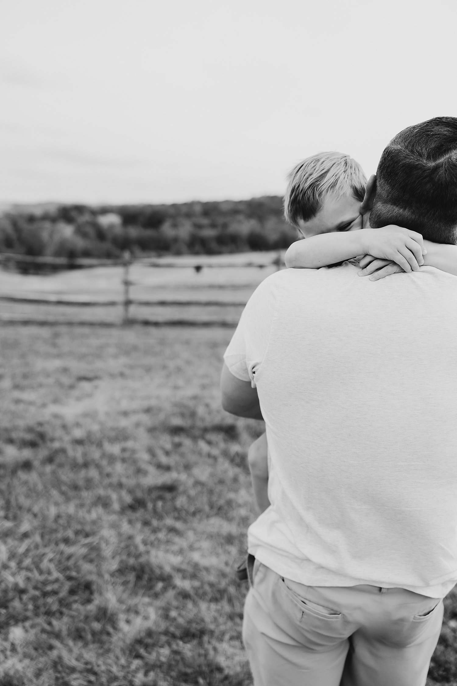 sarah-schmidt-photography-virginia-family-photographer-family-session-at-the-farm_0037.jpg