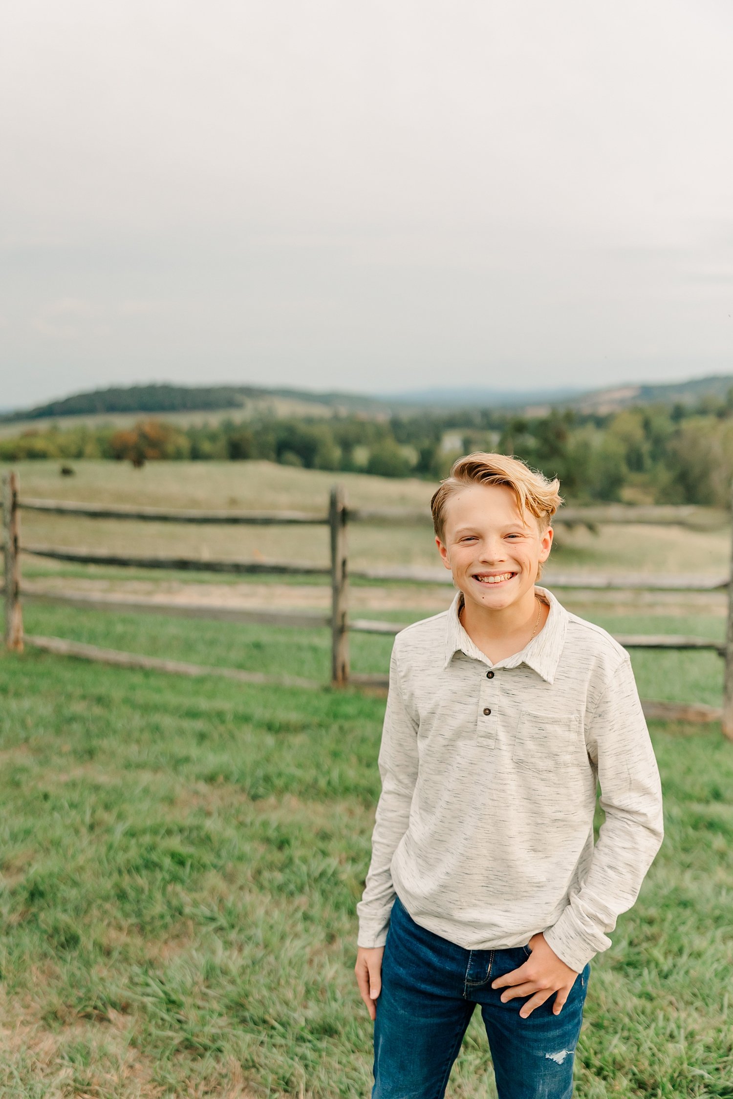 sarah-schmidt-photography-virginia-family-photographer-farm-family-session_0002.jpg