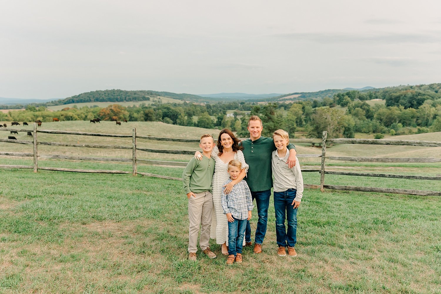 sarah-schmidt-photography-virginia-family-photographer-farm-family-session_0009.jpg