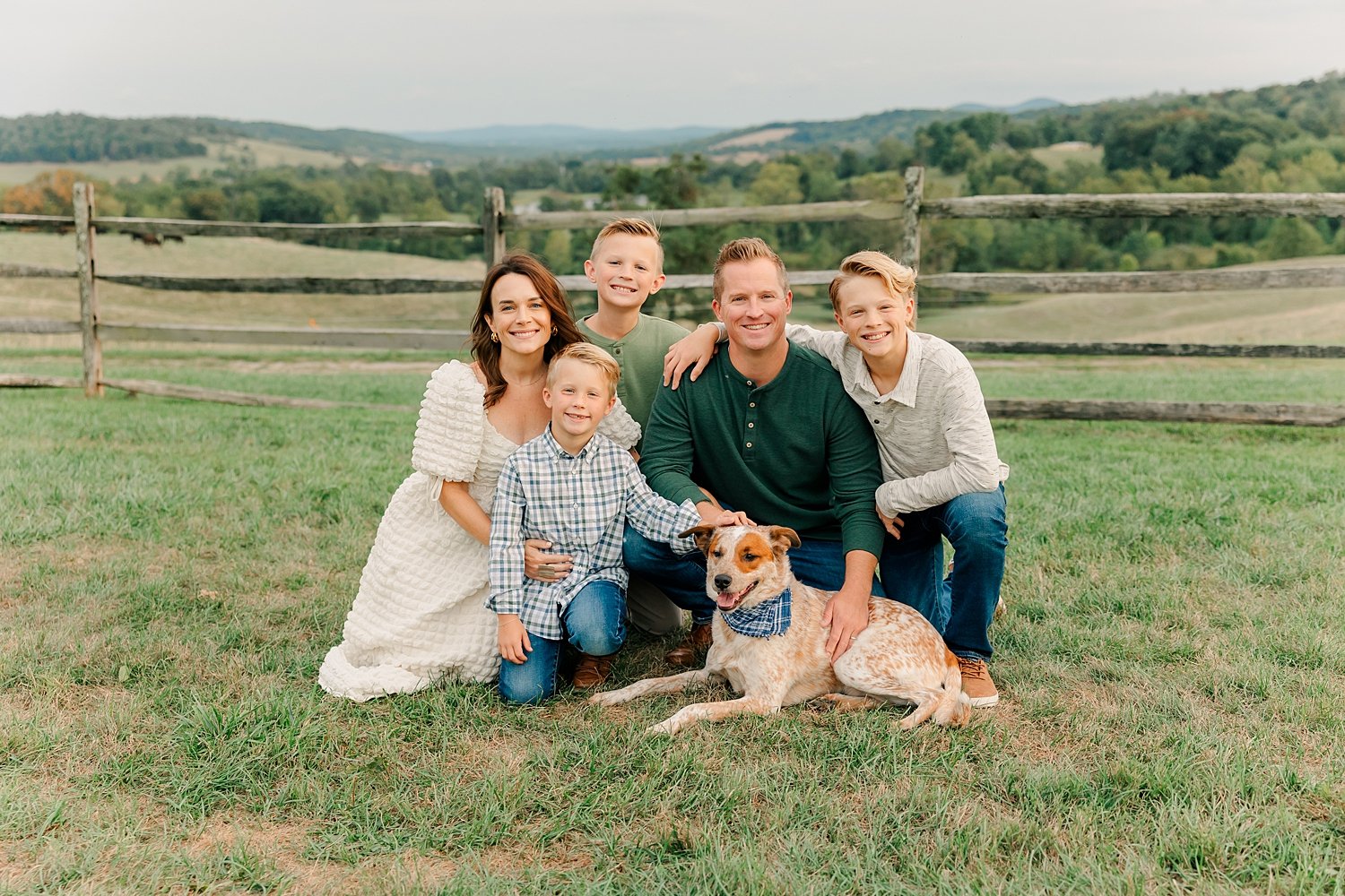 sarah-schmidt-photography-virginia-family-photographer-farm-family-session_0012.jpg